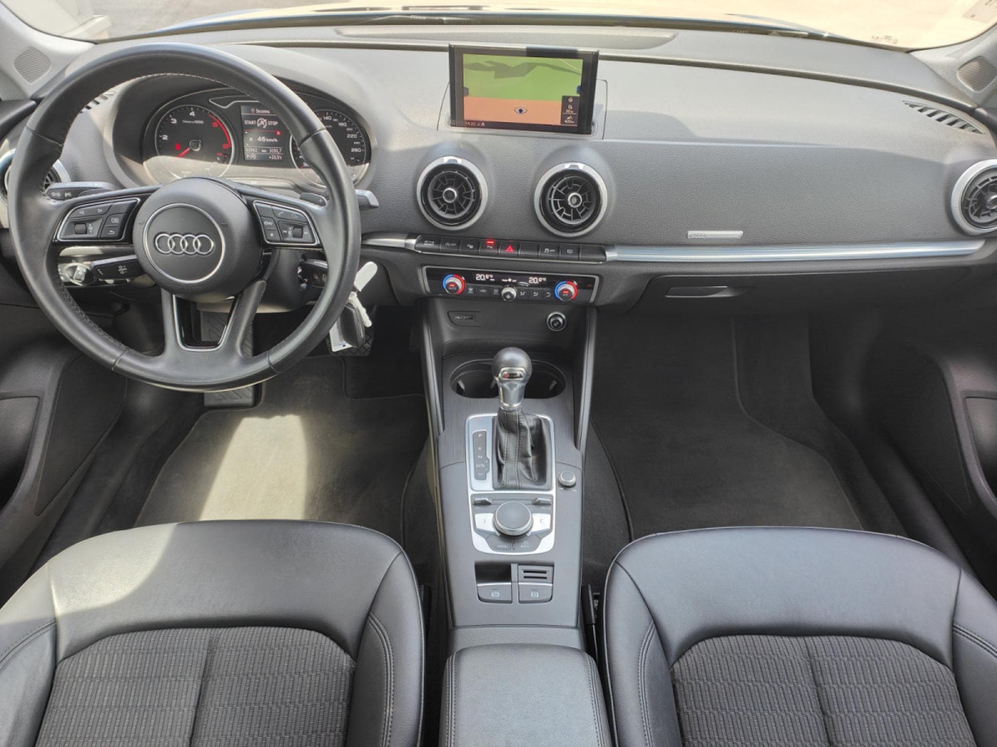 Audi A3 30 TDI AMBITION GPS CARPLAY CLIM AUTO APS AV/AR (2019) - Foto 11