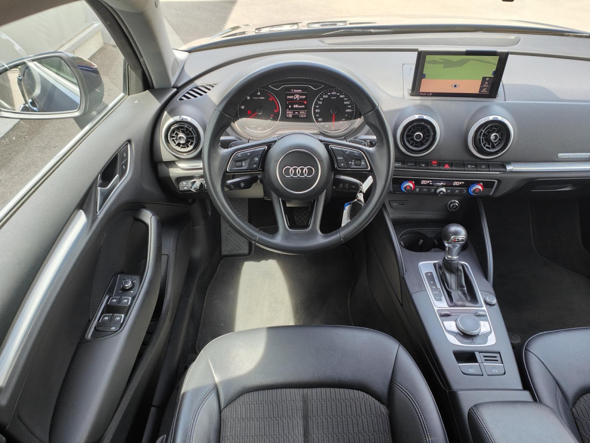 Audi A3 30 TDI AMBITION GPS CARPLAY CLIM AUTO APS AV/AR (2019) - Foto 12
