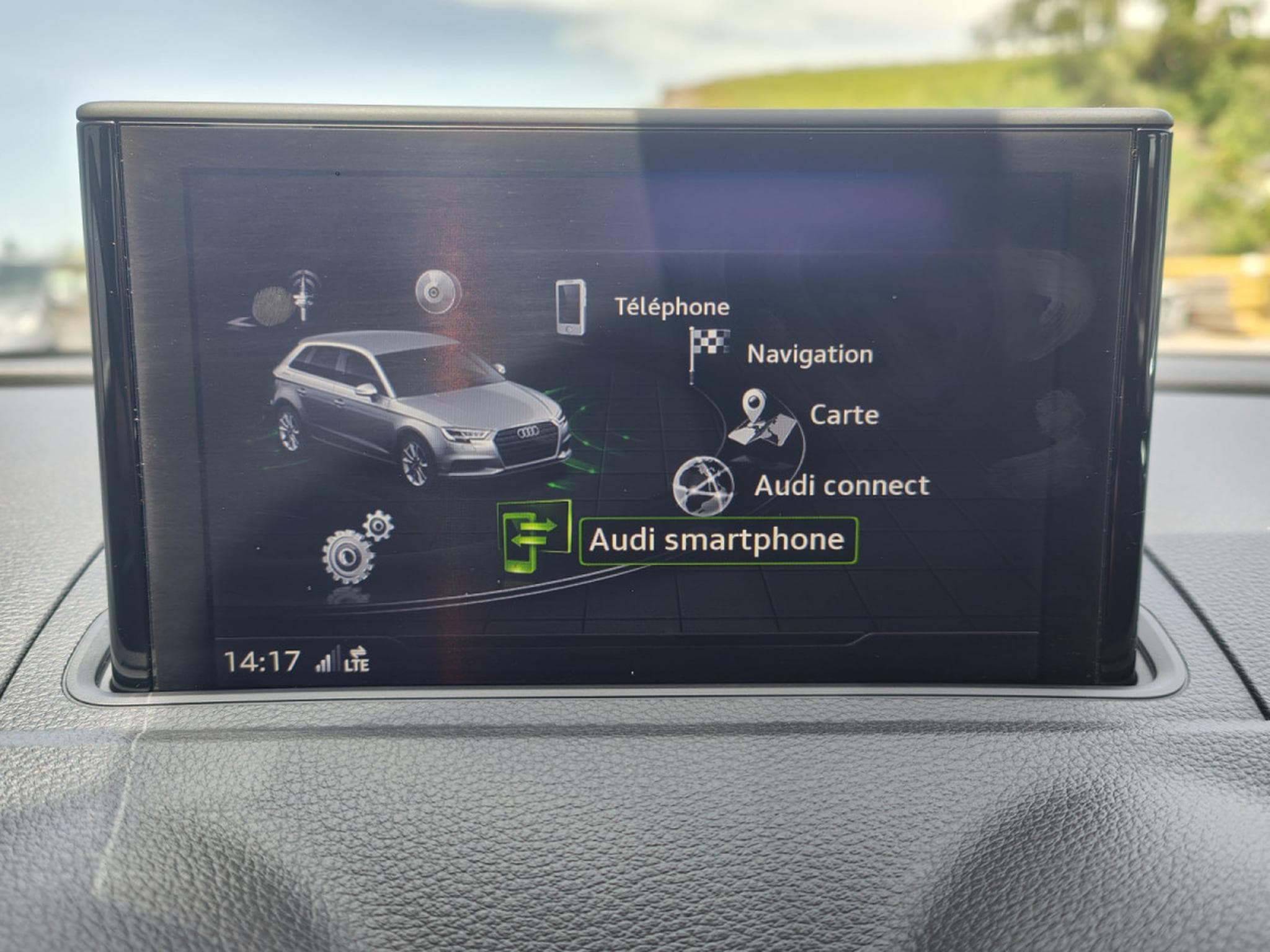 Audi A3 30 TDI AMBITION GPS CARPLAY CLIM AUTO APS AV/AR (2019) - Foto 27
