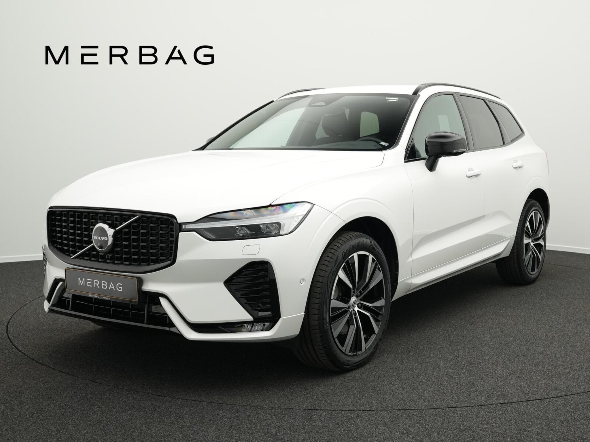 Volvo XC60 B4 AWD Plus Dark (2023) - Photo 1