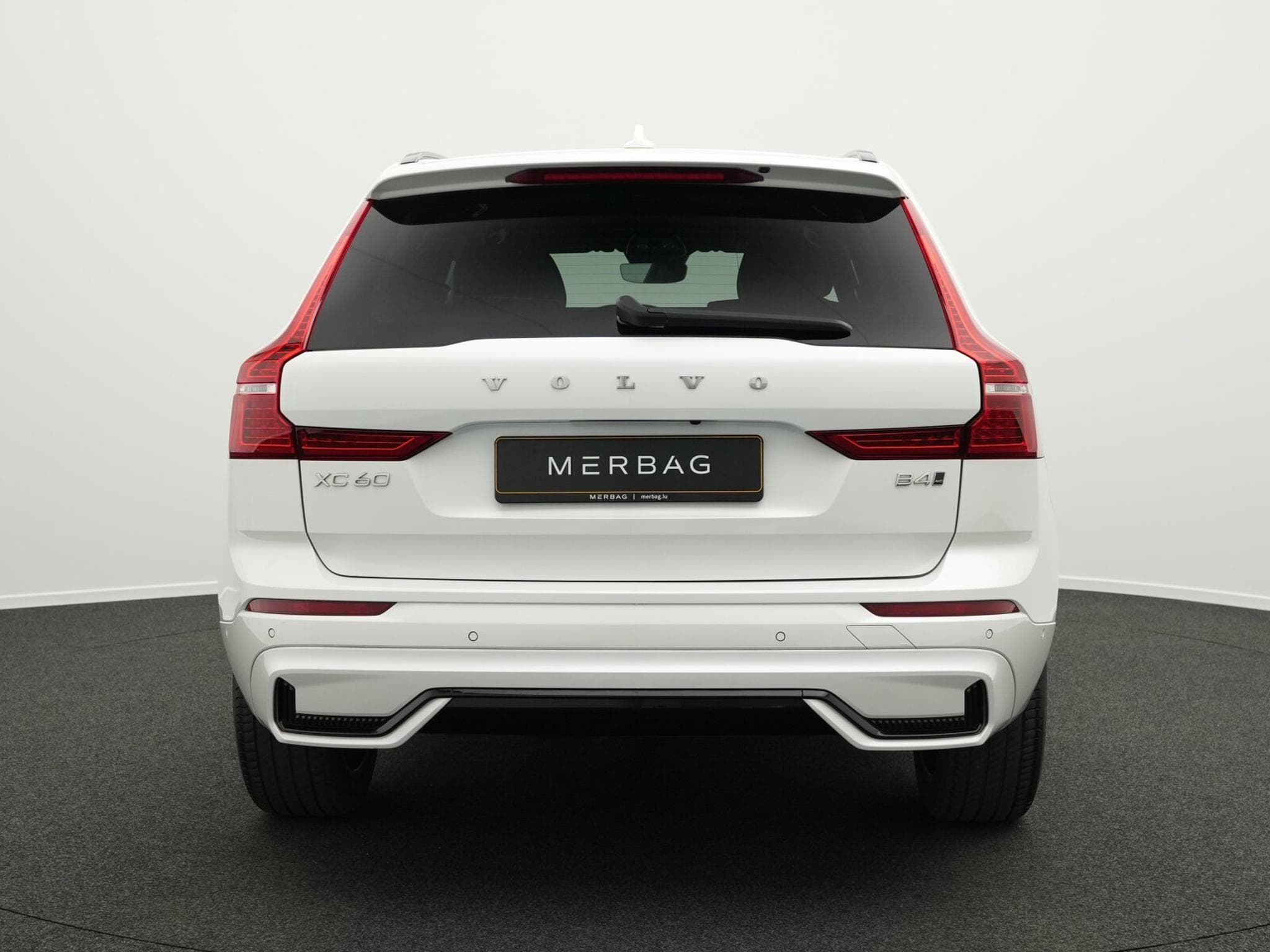 Volvo XC60 B4 AWD Plus Dark (2023) - Photo 4