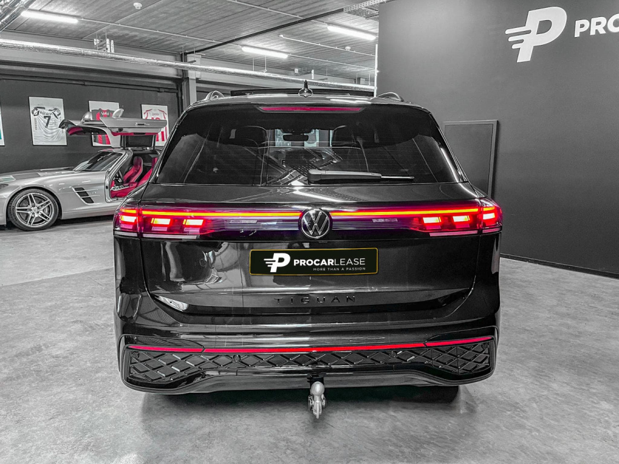 VW Tiguan Tiguan 2.0 TDI/DSG/4Motion R-Line/ AHK/Pano/360°/Leder/VOLL (2026) - Foto 15