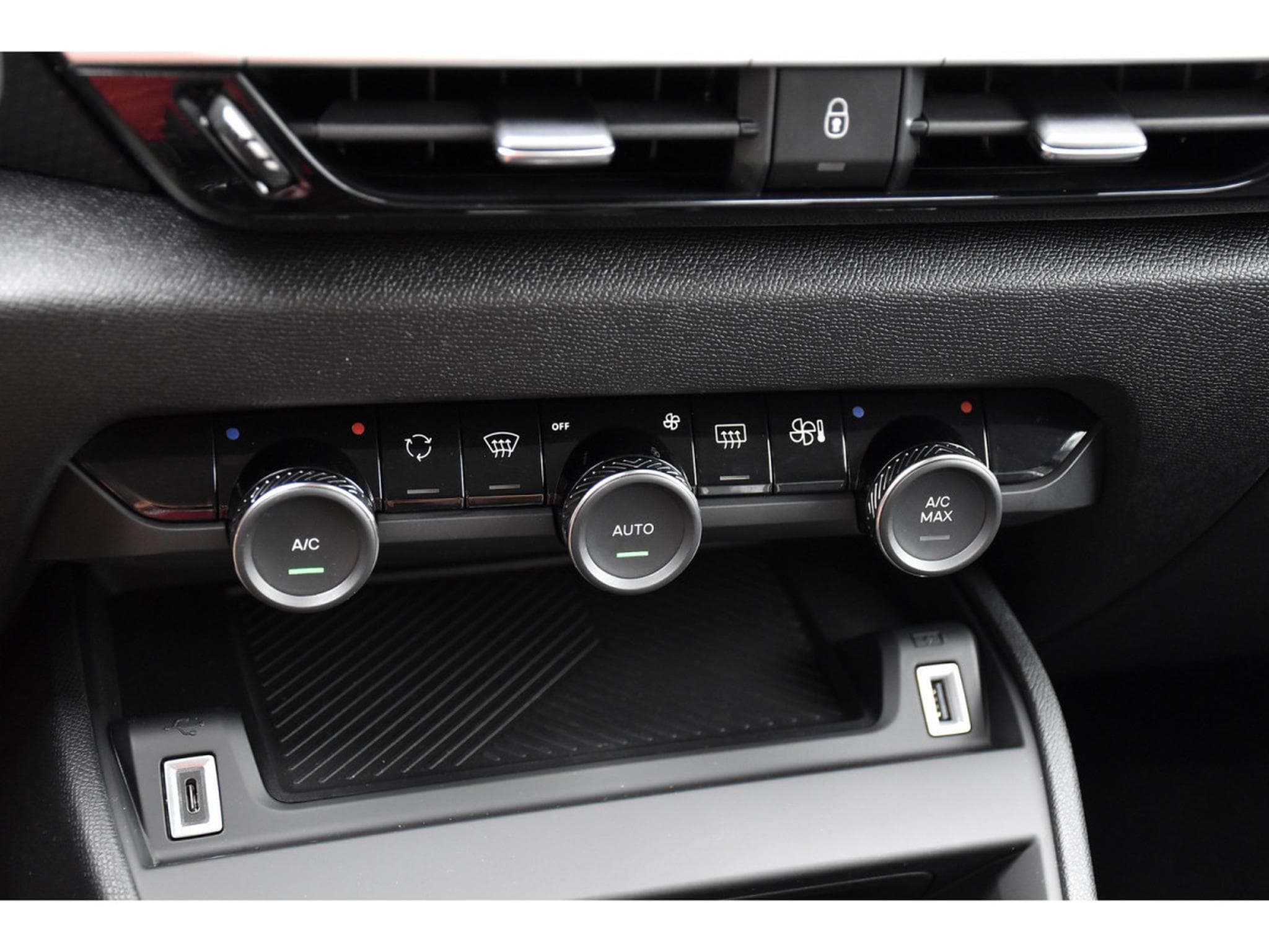 Citroën C4 X 1.2 MHEV 145 e-DCS6 Max ACC SIDE LANE GPS CAM 1° MAIN (2025) - Foto 21