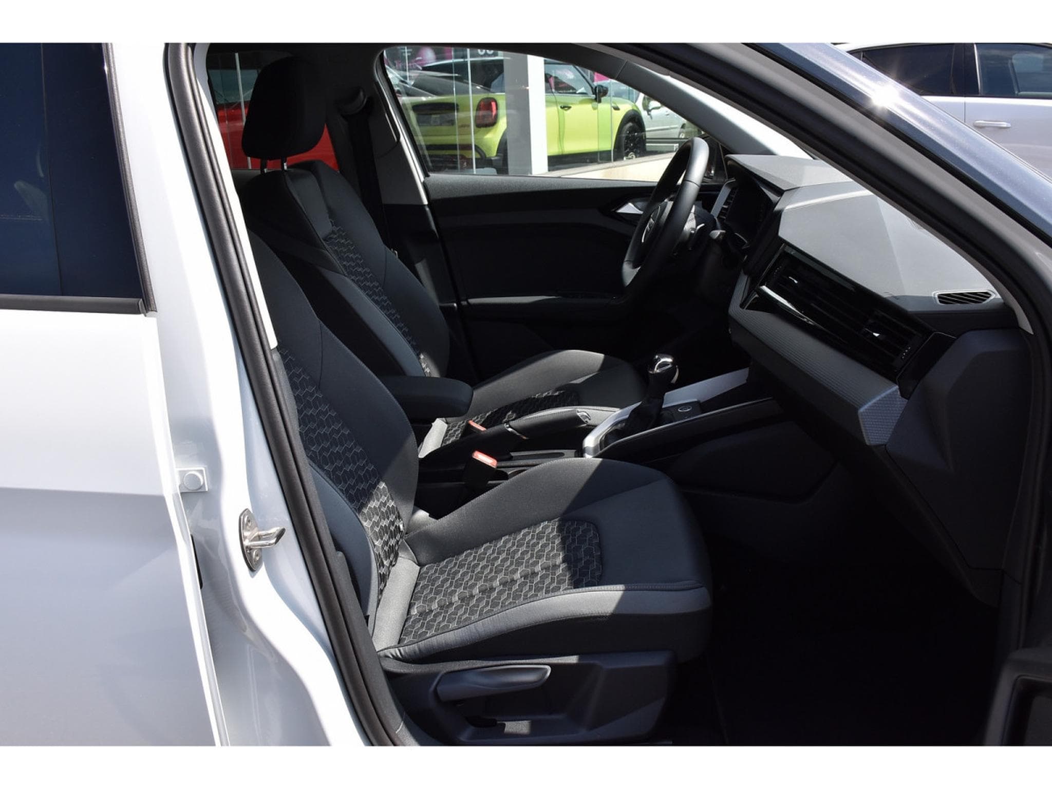 Audi A1 Sportback 30 TFSI S-Line S-Tronic Adrenalin Black Edition (2025) - Foto 7