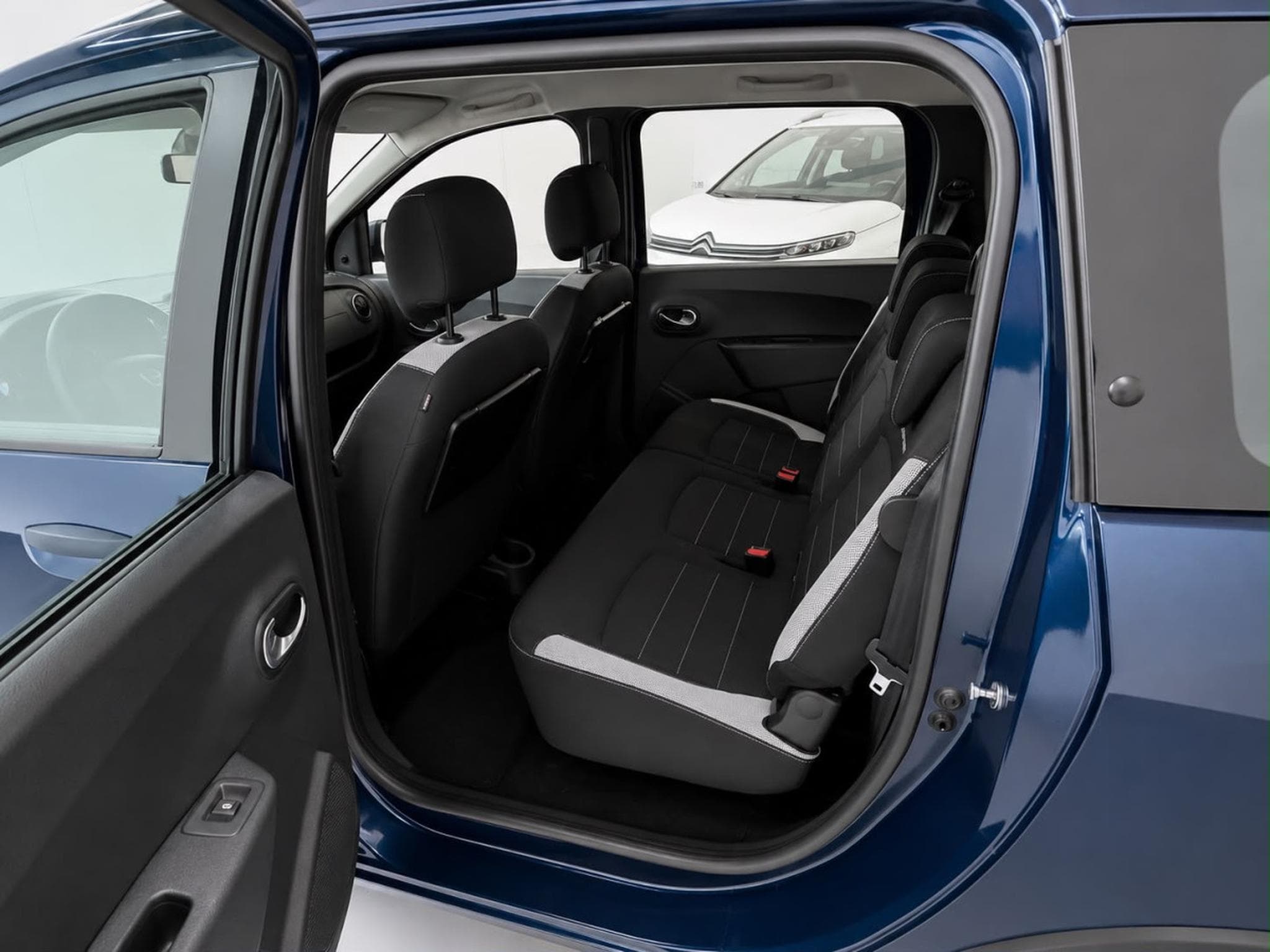 Dacia Lodgy 1.5 dCi 90 Stepway 7Places camera navi (2018) - Foto 7