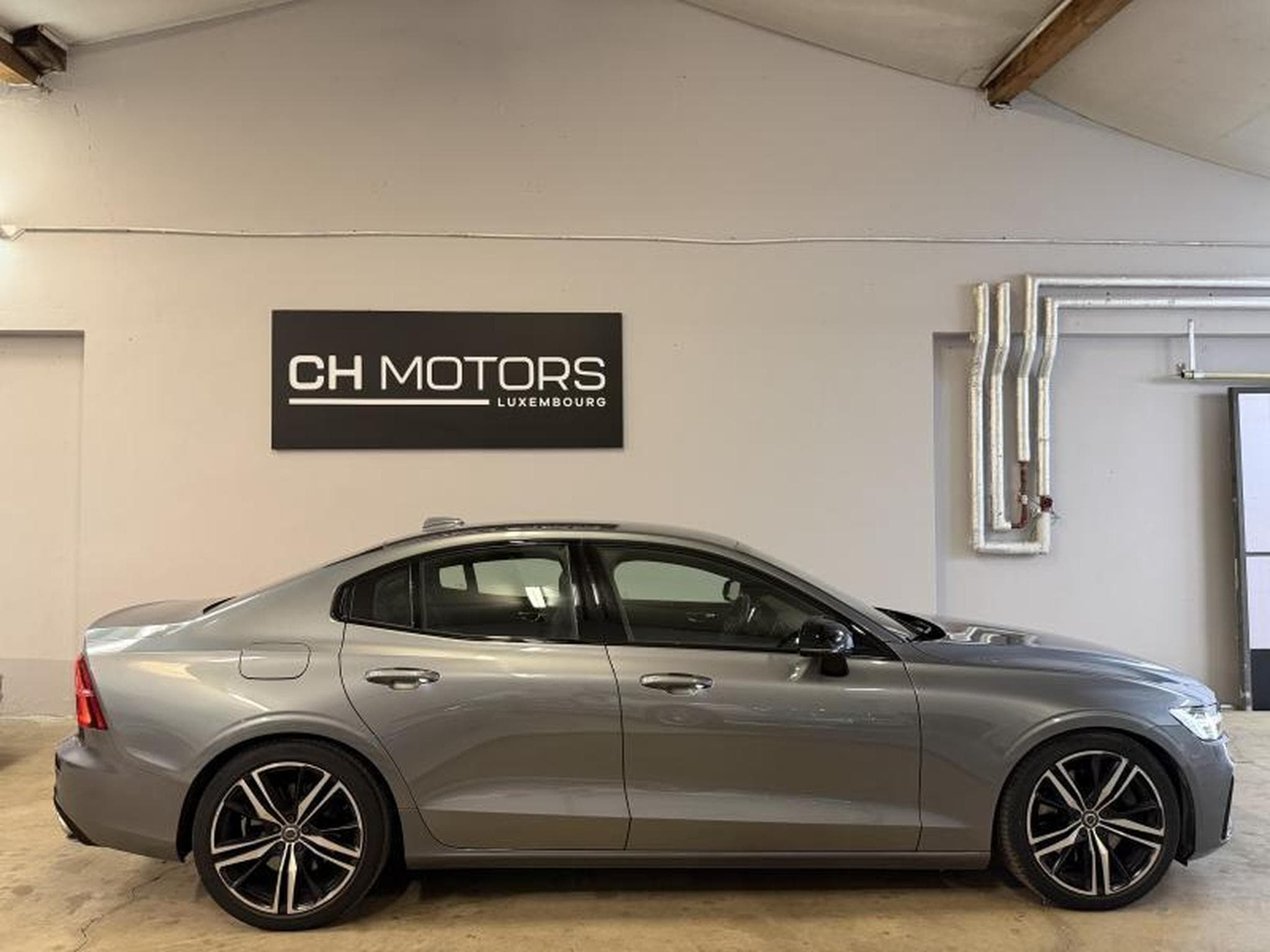 Volvo S60 T5 R Design (2020) - Photo 7