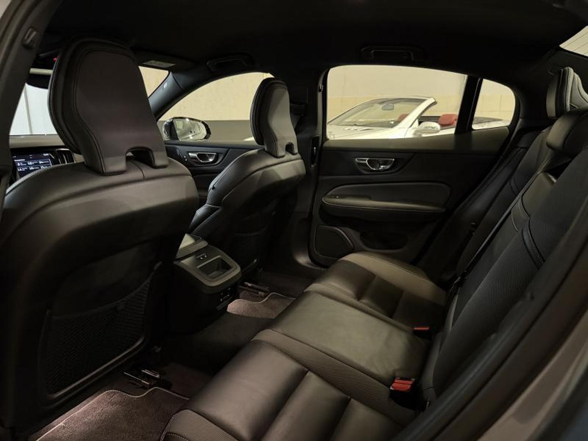 Volvo S60 T5 R Design (2020) - Photo 16
