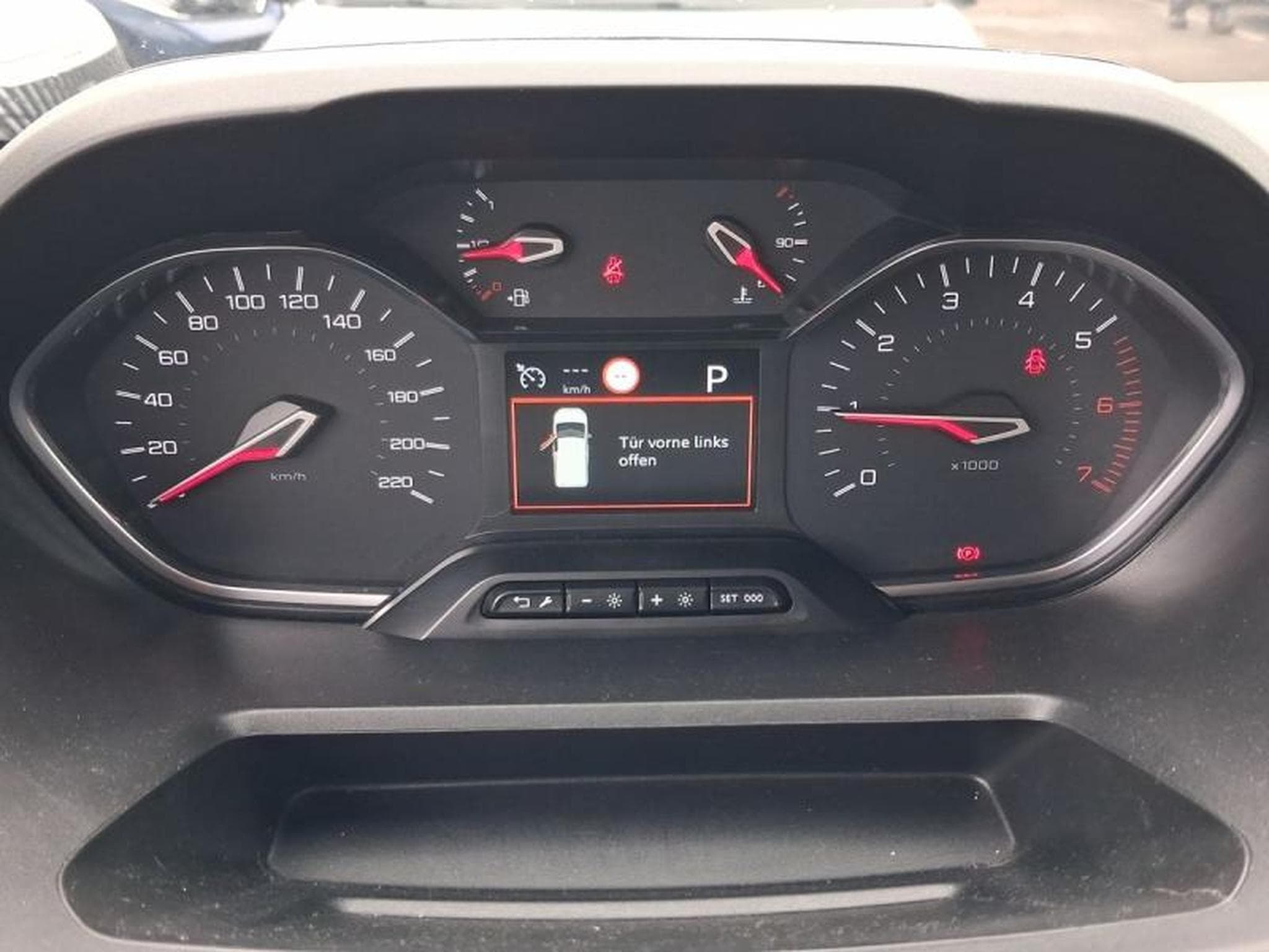 PEUGEOT Rifter 1.2 PureTech 130ch S&S Standard Allure Pack EAT8 (2021) - Photo 6