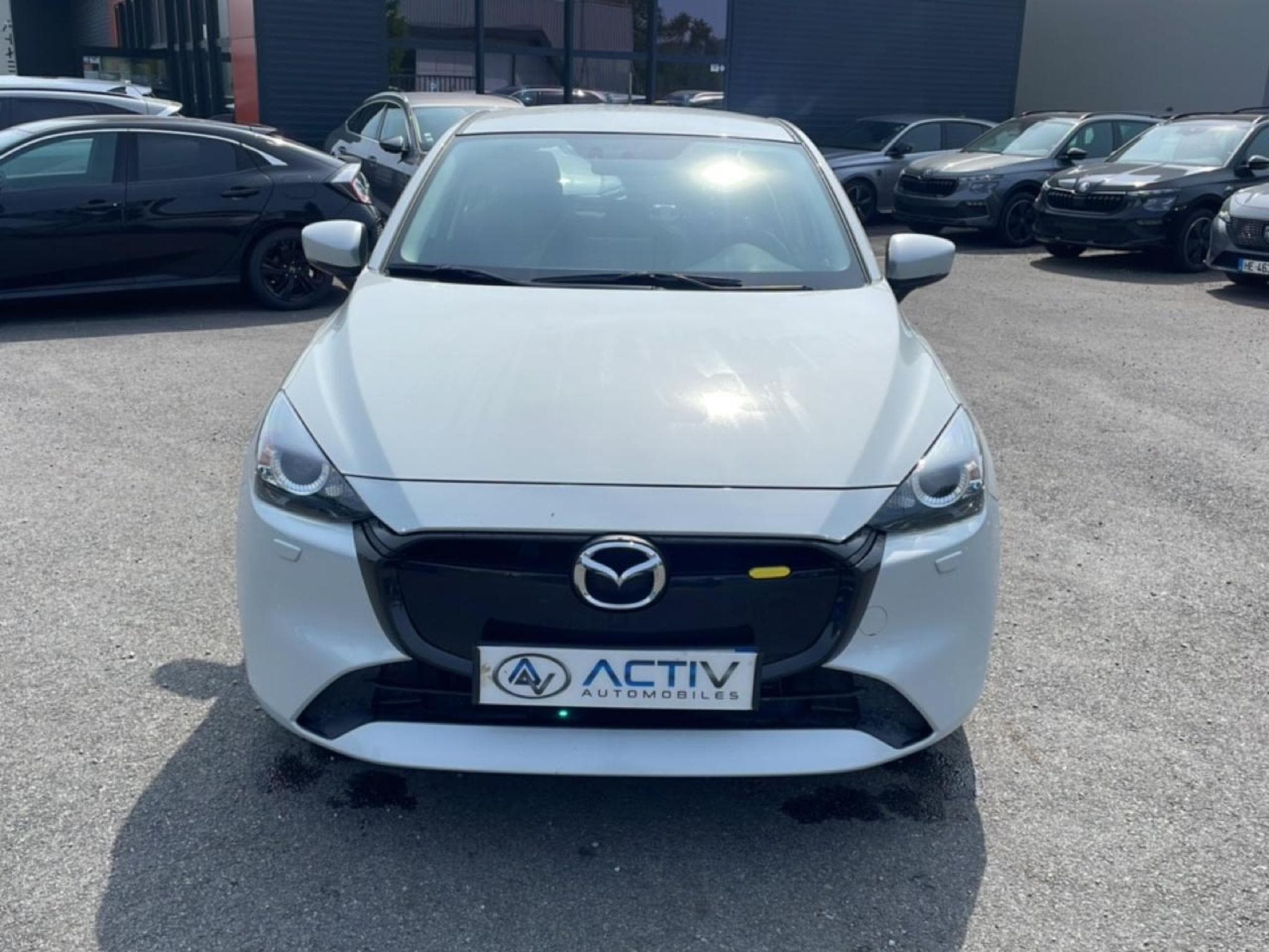 Mazda 2 1.5 E-SKYACTIV-G 90 CENTRE-LINE (2024) - Foto 2
