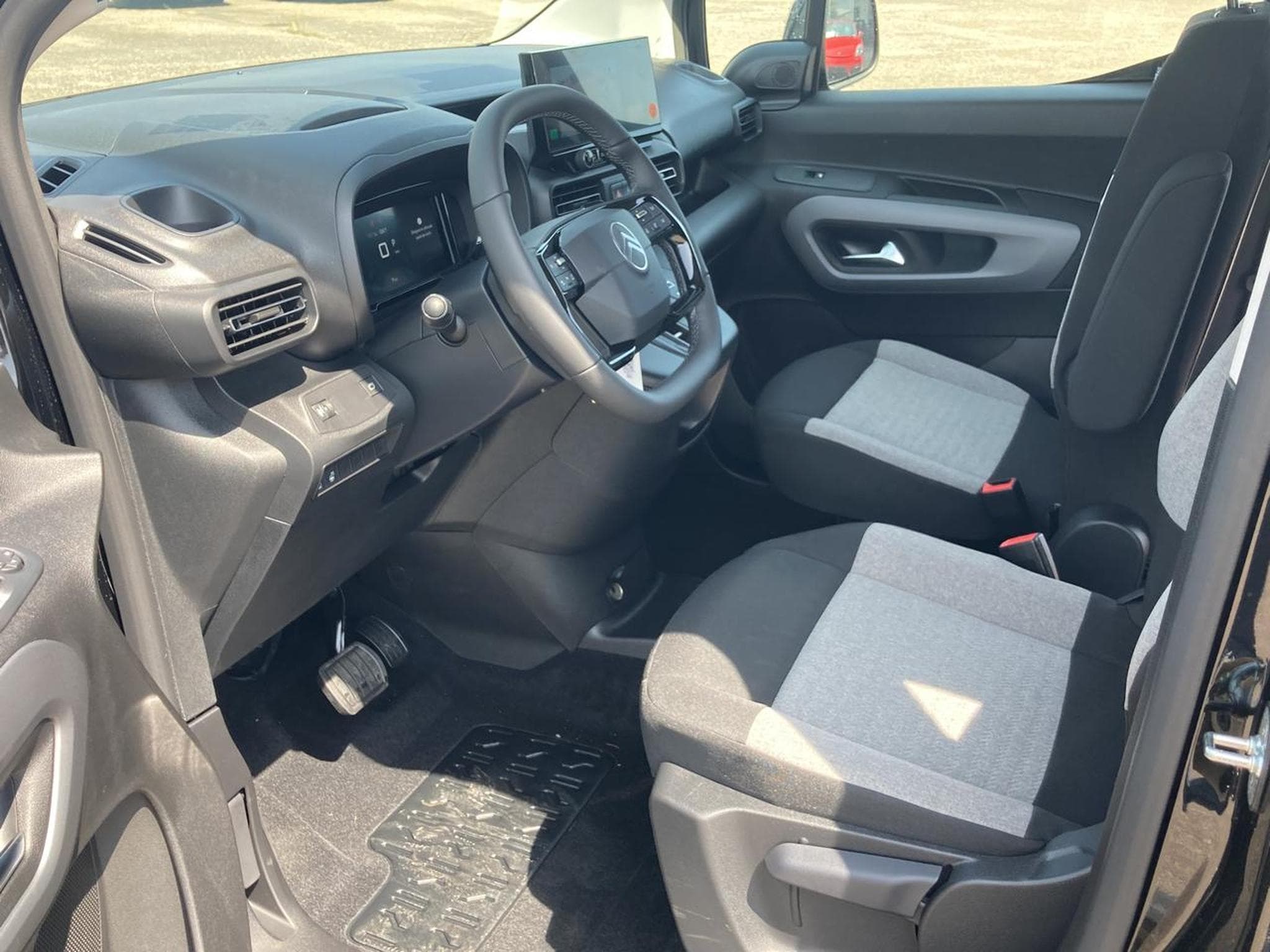 Citroën BERLINGO N1 1.5 BLUE HDI 130 M PLUS EAT8 (2026) - Photo 11