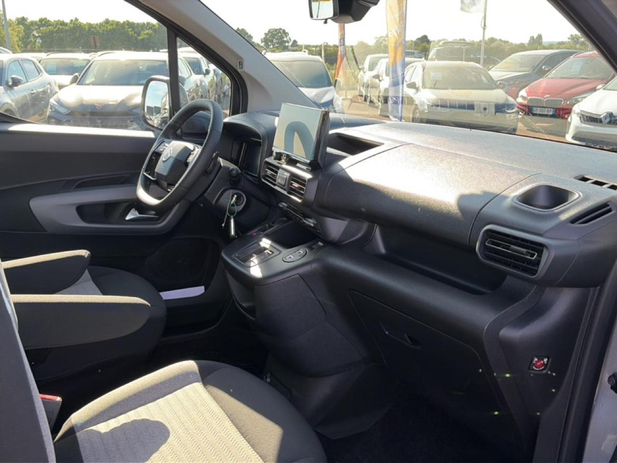 Citroën BERLINGO N1 1.5 BLUE HDI 130 M PLUS EAT8 (2026) - Photo 12