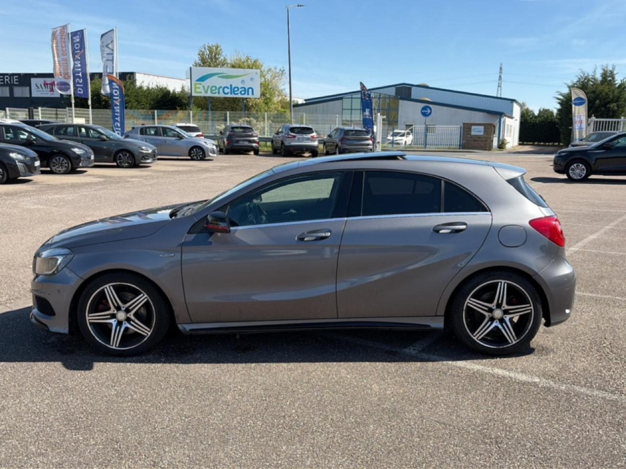 Mercedes CLASSE A 250 VERSION SPORT 7G-DCT (2015) - Foto 8