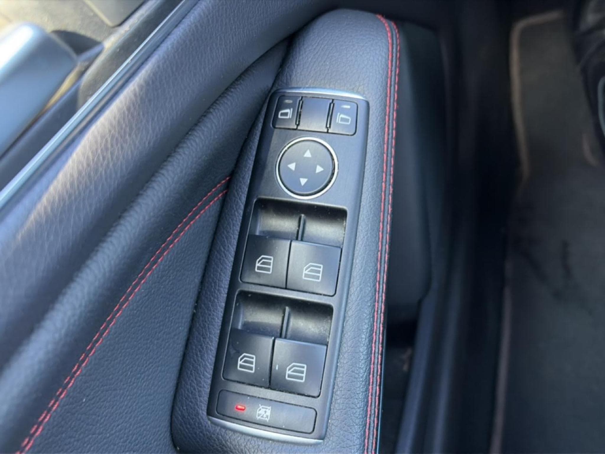 Mercedes CLASSE A 250 VERSION SPORT 7G-DCT (2015) - Foto 11