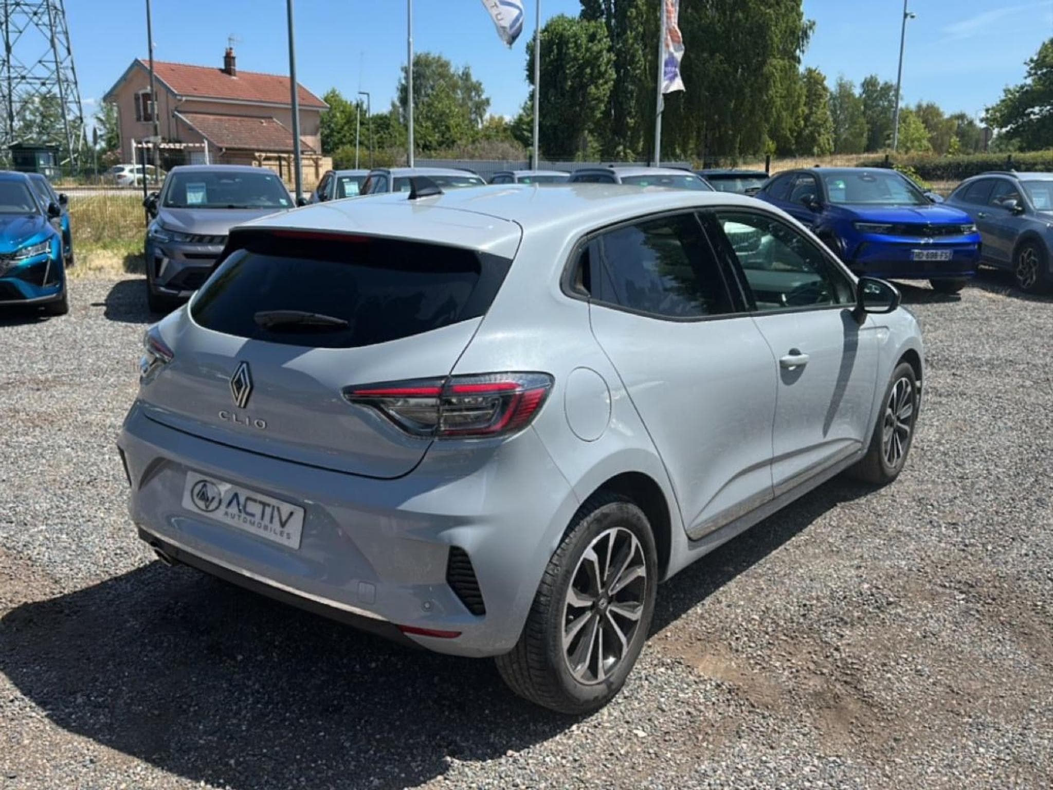 Renault Clio 1.0 TCE 90 TECHNO (2025) - Foto 5