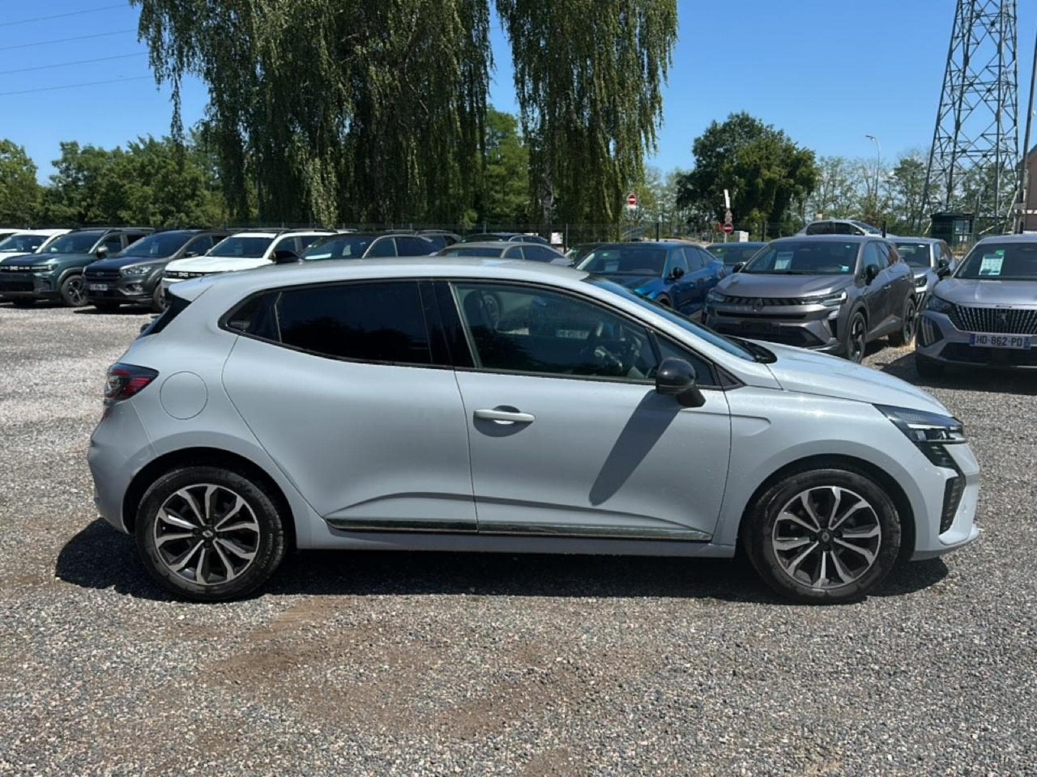 Renault Clio 1.0 TCE 90 TECHNO (2025) - Foto 4