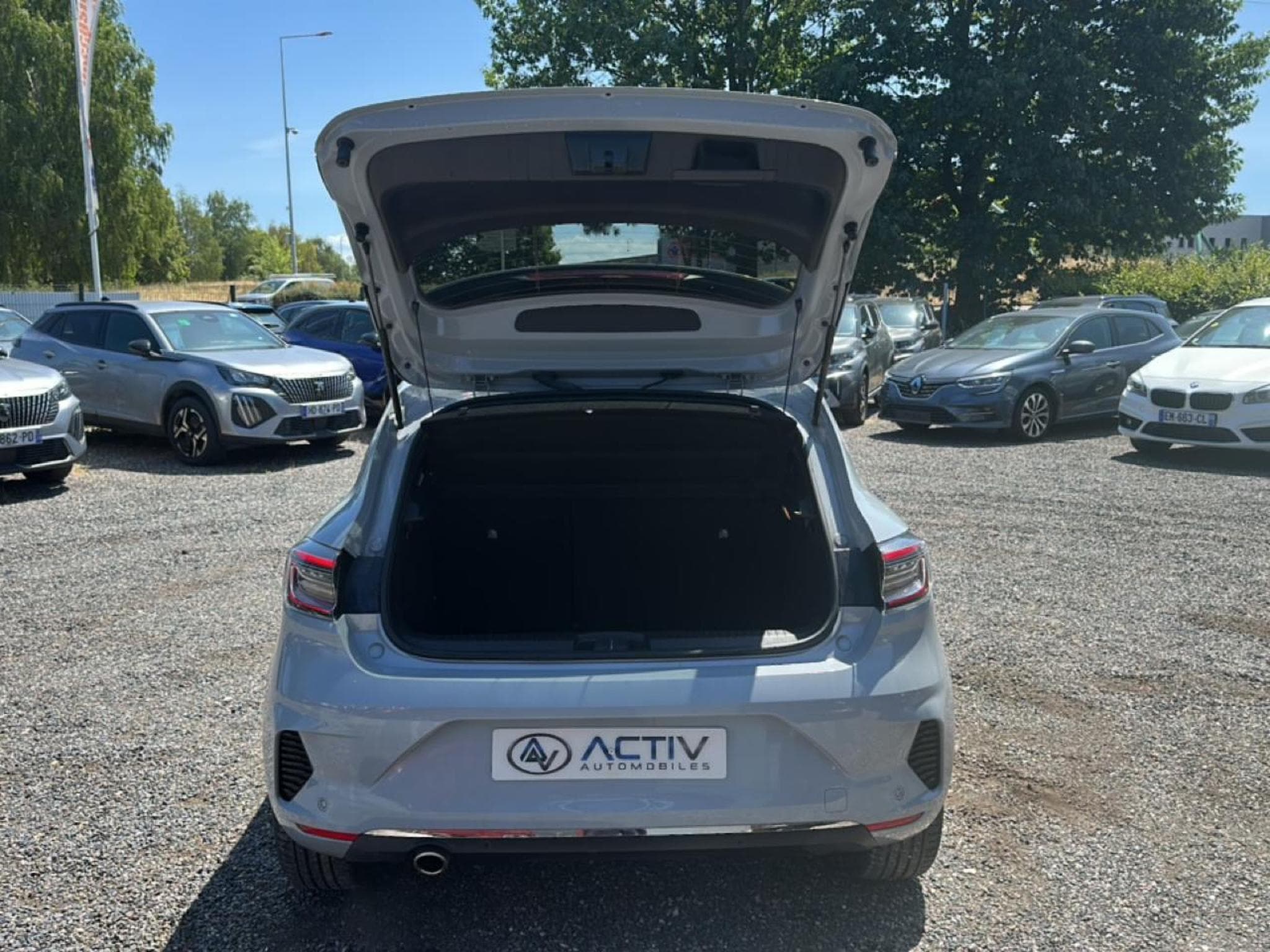 Renault Clio 1.0 TCE 90 TECHNO (2025) - Foto 12