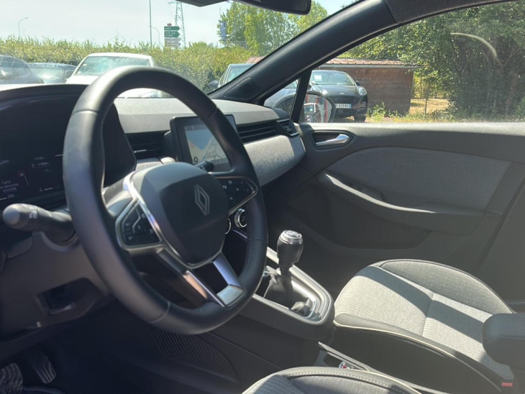 Renault Clio 1.0 TCE 90 TECHNO (2025) - Foto 15