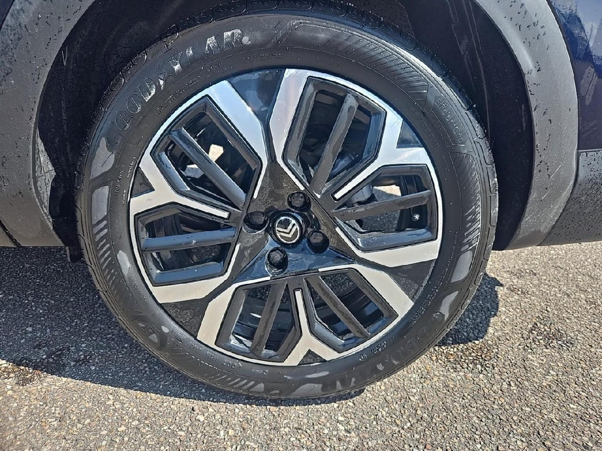 Citroen C4 X 1.2 HYBRIDE 145 MAX E-DCS6 (2025) - Photo 9