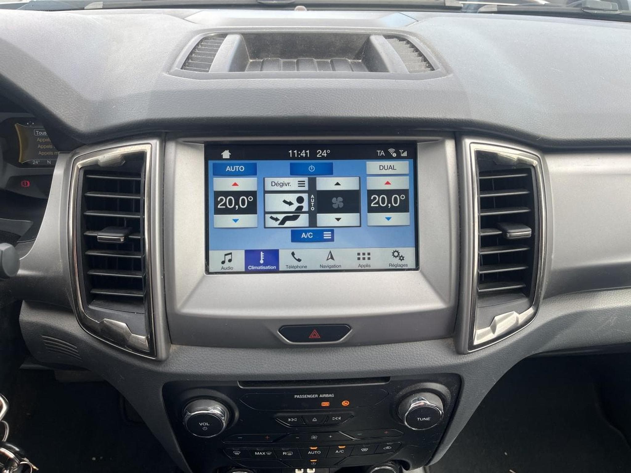 Ford RANGER 3.2 TDCI 200 SUPER CAB LIMITED BVA6 (2019) - Photo 17