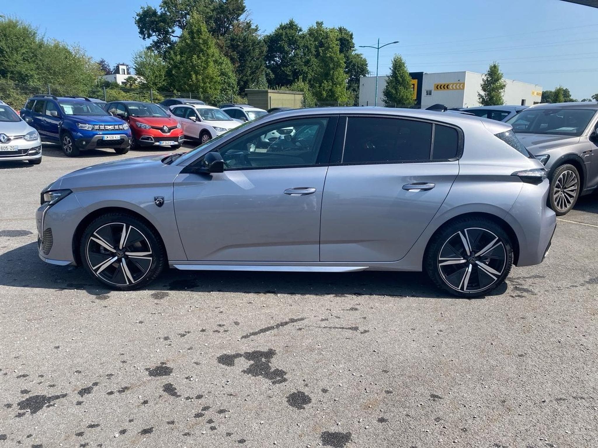 Peugeot 308 1.2 HYBRID 145 GT E-DCS6 (2025) - Photo 8