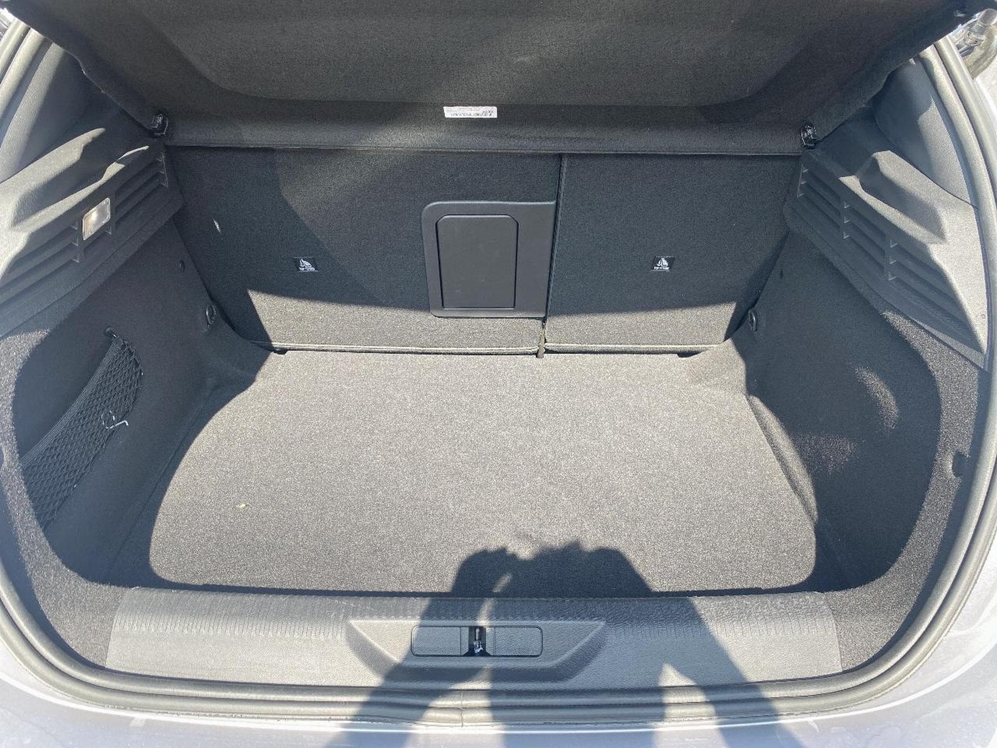Peugeot 308 1.2 HYBRID 145 GT E-DCS6 (2025) - Photo 15