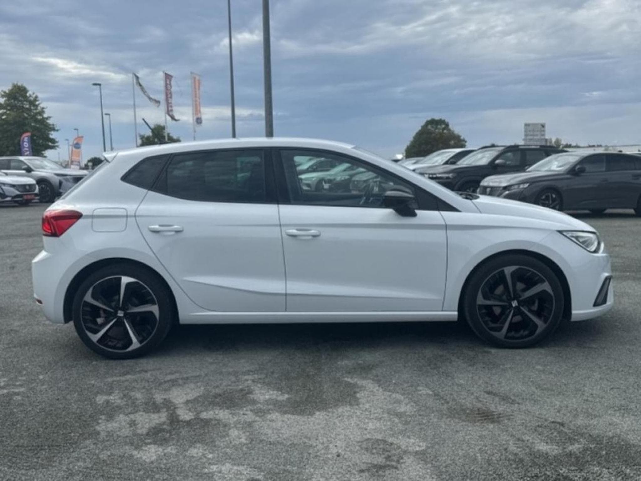 Seat IBIZA 1.0 ECOTSI 110 FR DSG7 (2021) - Photo 4