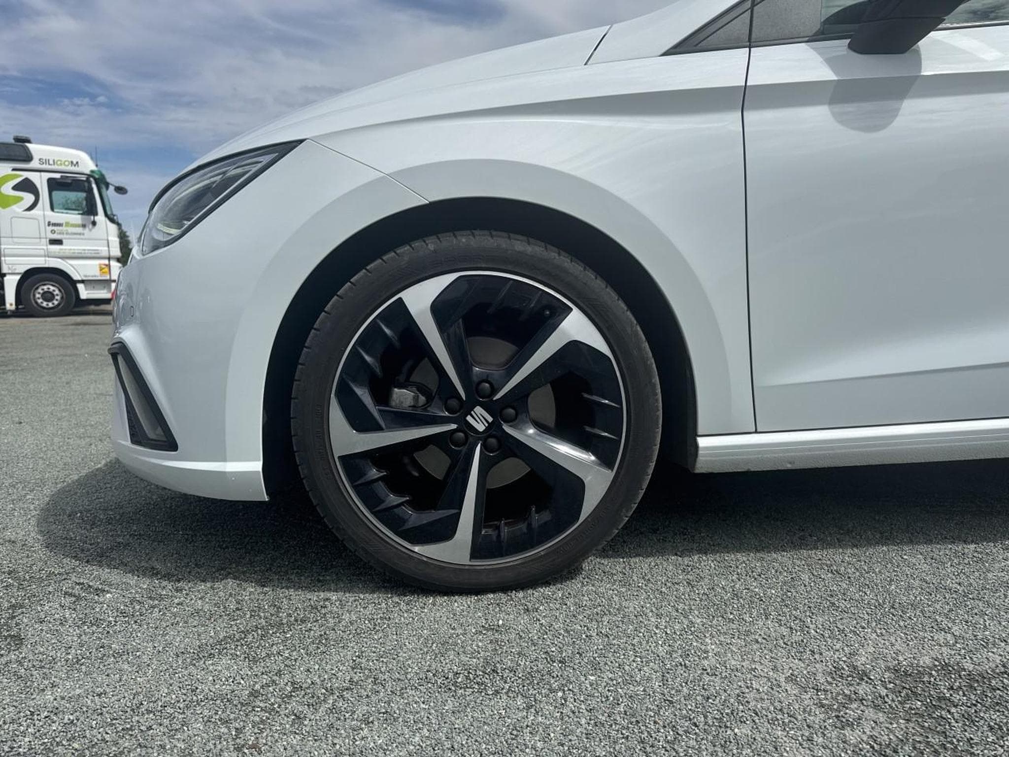 Seat IBIZA 1.0 ECOTSI 110 FR DSG7 (2021) - Photo 9