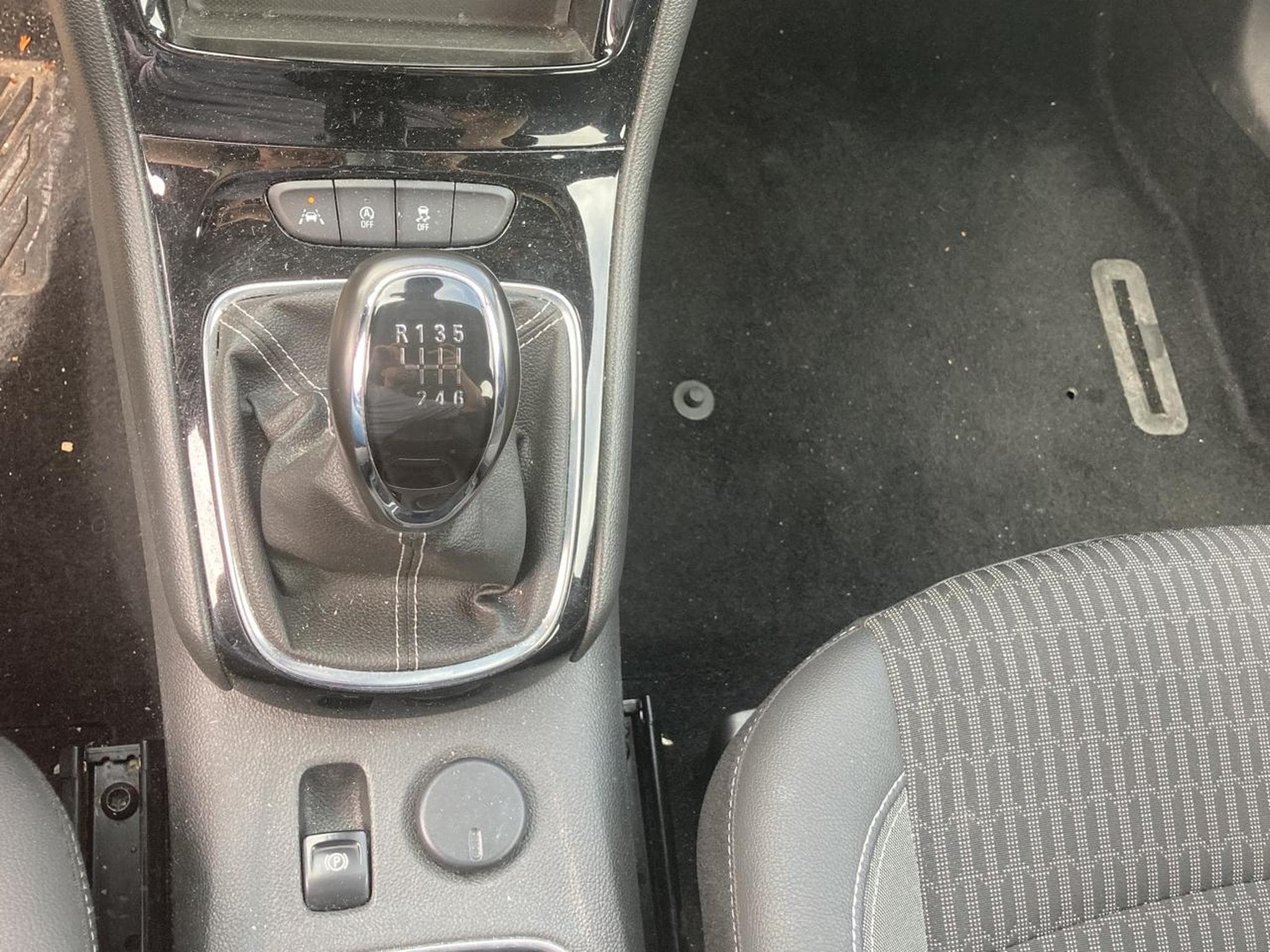 Opel ASTRA 1.5 D 122 ELEGANCE (2020) - Foto 19