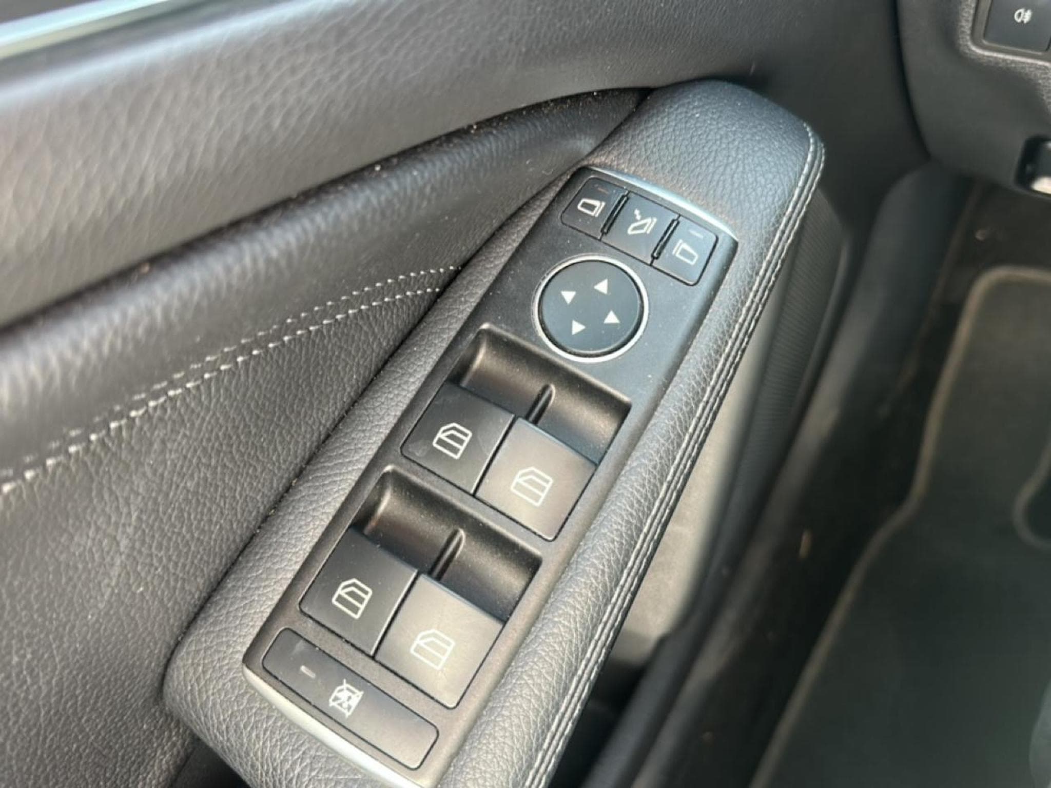 Mercedes CLASSE A 220 D FASCINATION 7G-DCT (2017) - Photo 18