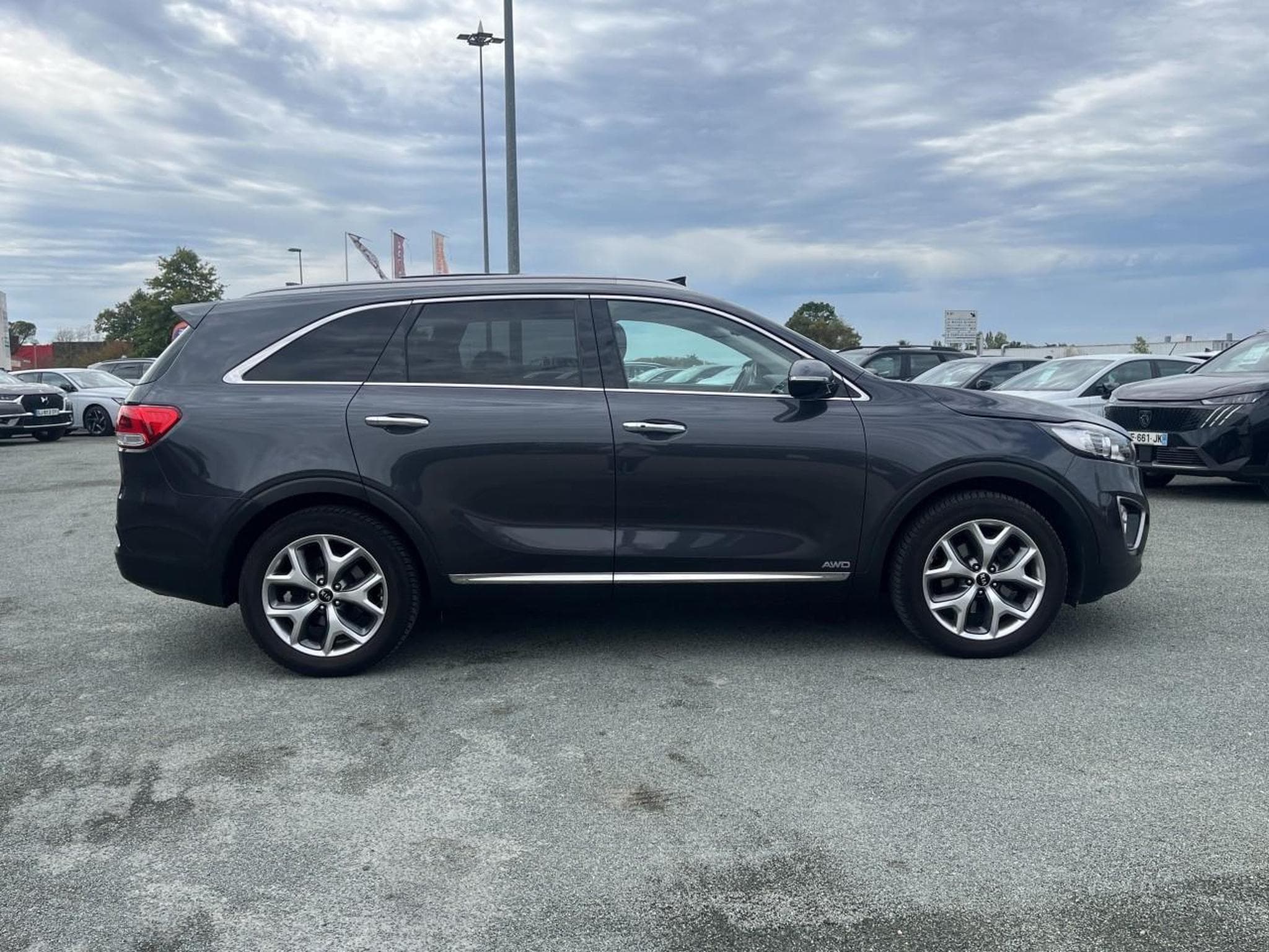 Kia SORENTO 2.2 CRDI 200 ISG PREMIUM 4X4 7 PLACES (2017) - Photo 4