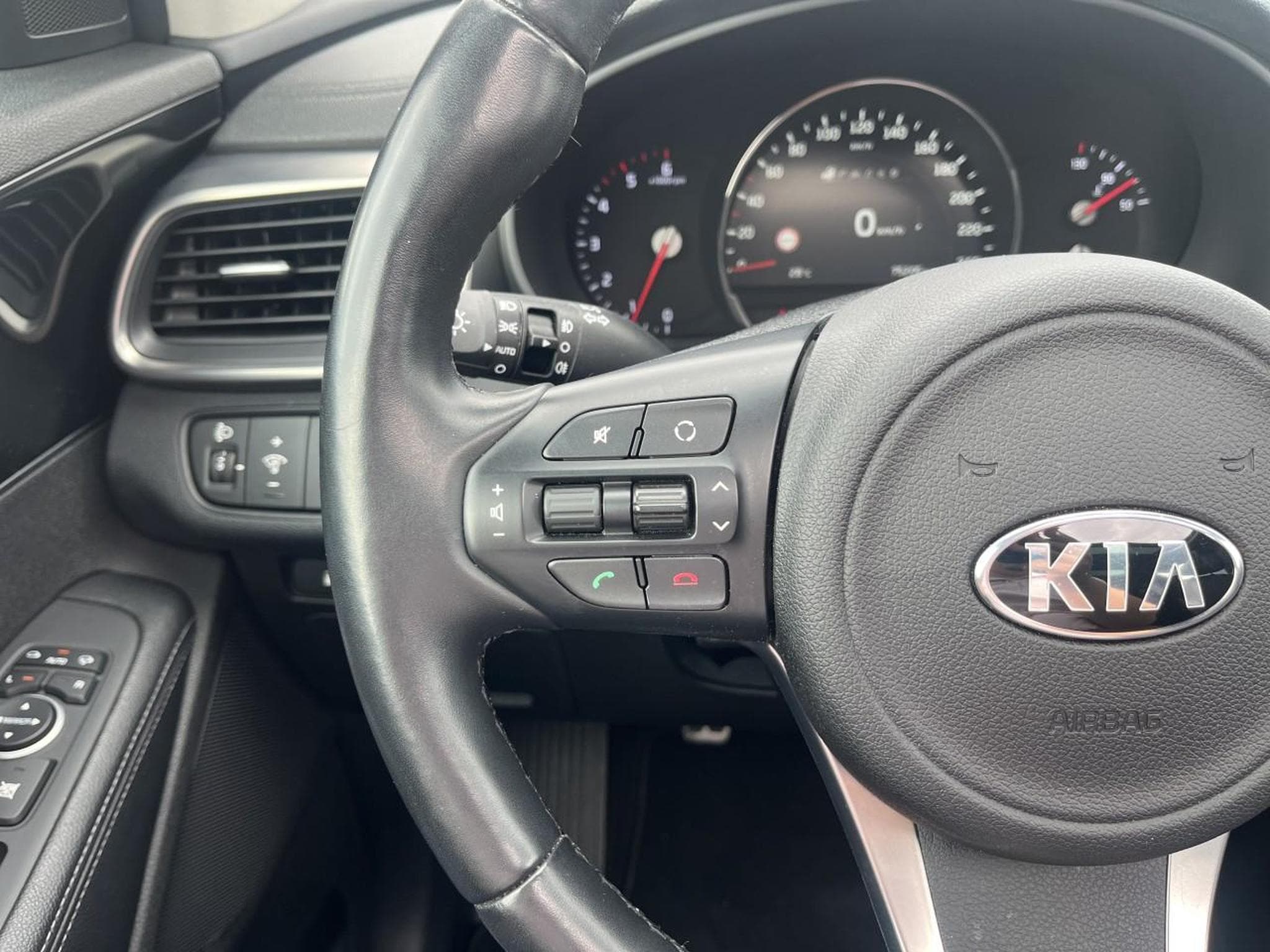 Kia SORENTO 2.2 CRDI 200 ISG PREMIUM 4X4 7 PLACES (2017) - Photo 15