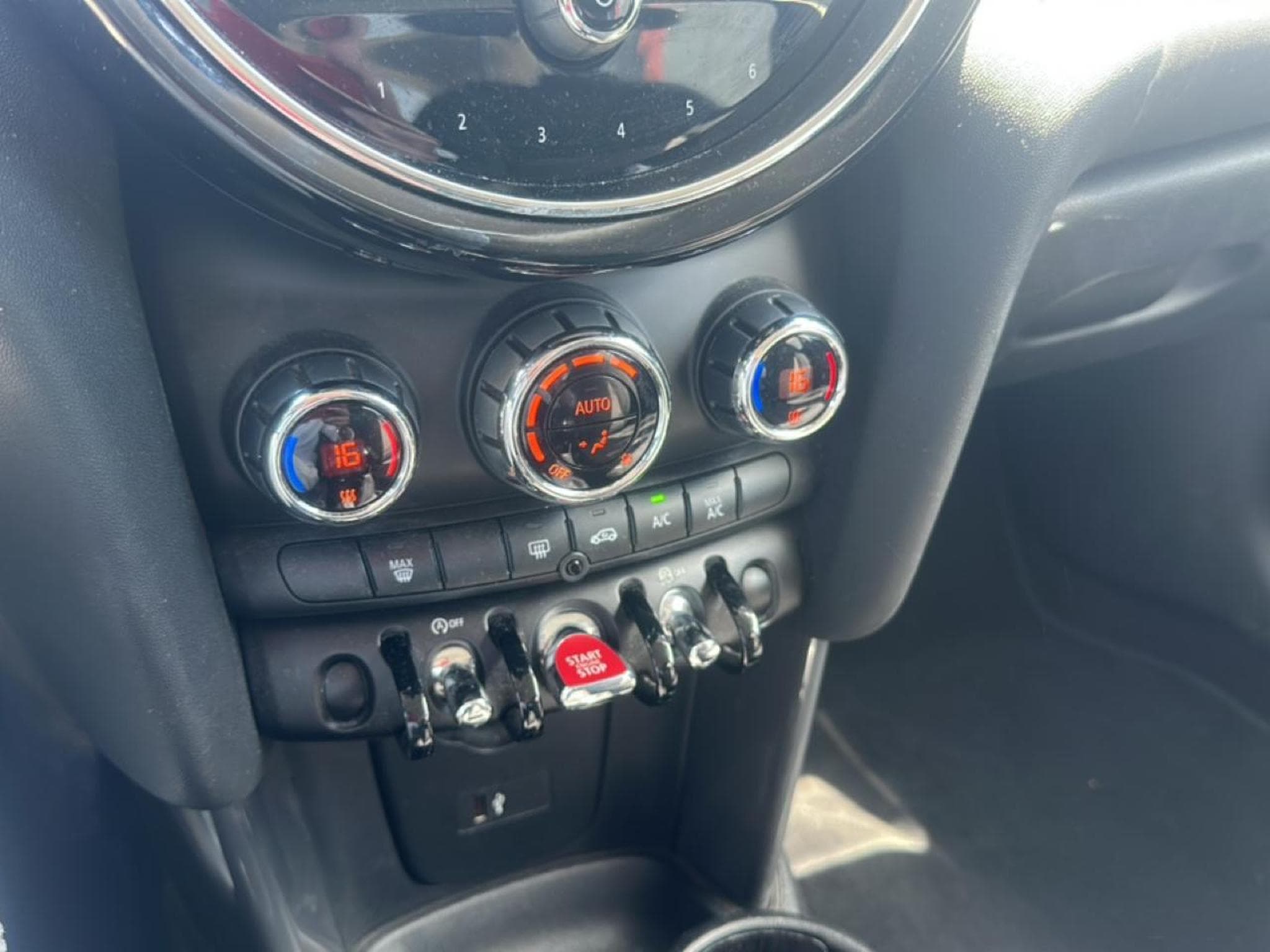 Mini Cooper COOPER 136 CLASSIC (2022) - Photo 17