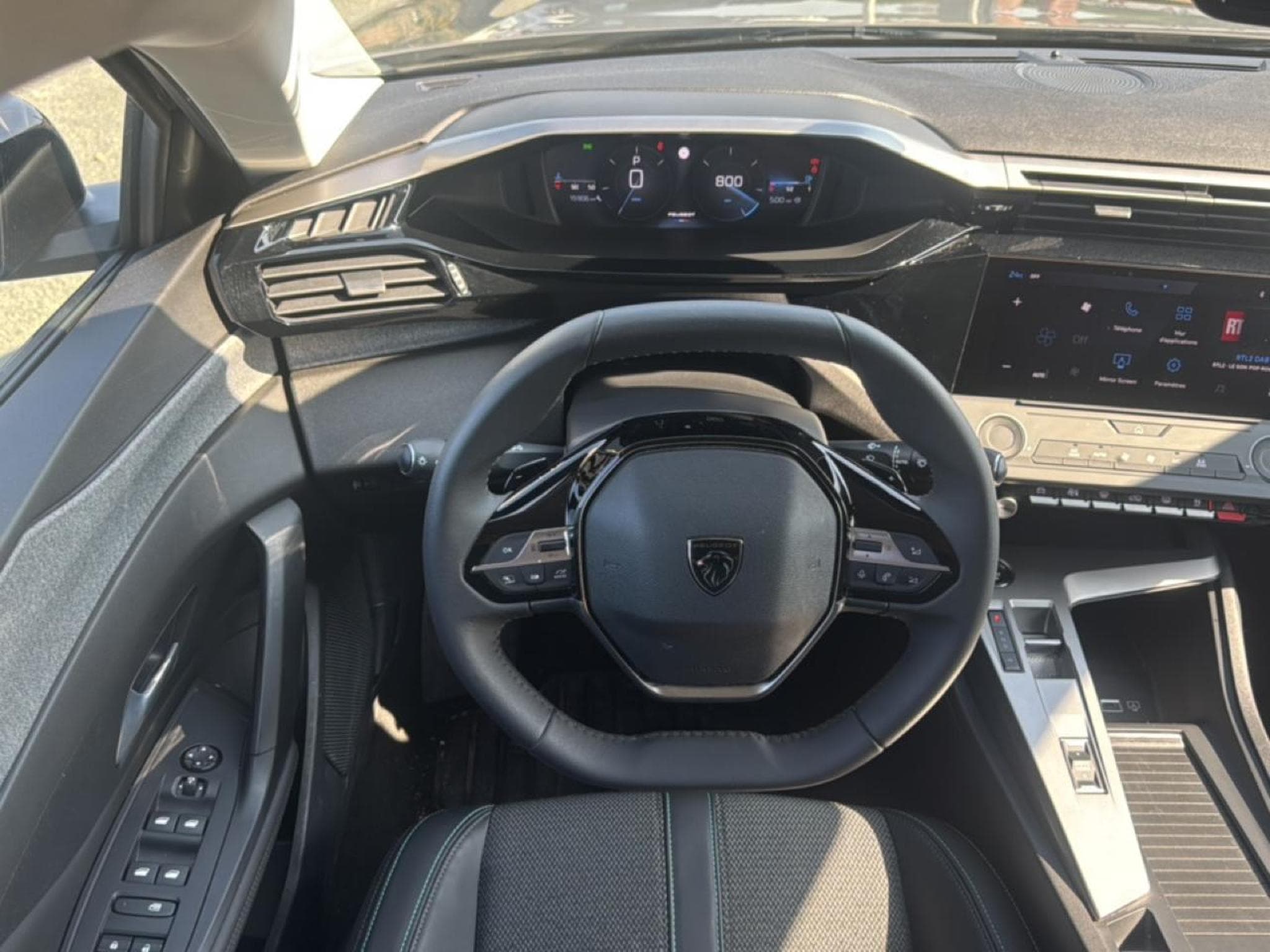 Peugeot 308 1.5 BLUEHDI 130 ALLURE EAT8 (2025) - Photo 12