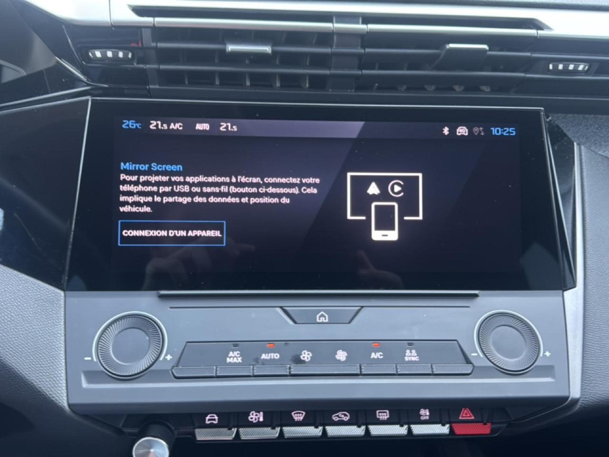 Peugeot 308 1.5 BLUEHDI 130 ALLURE EAT8 (2025) - Photo 17