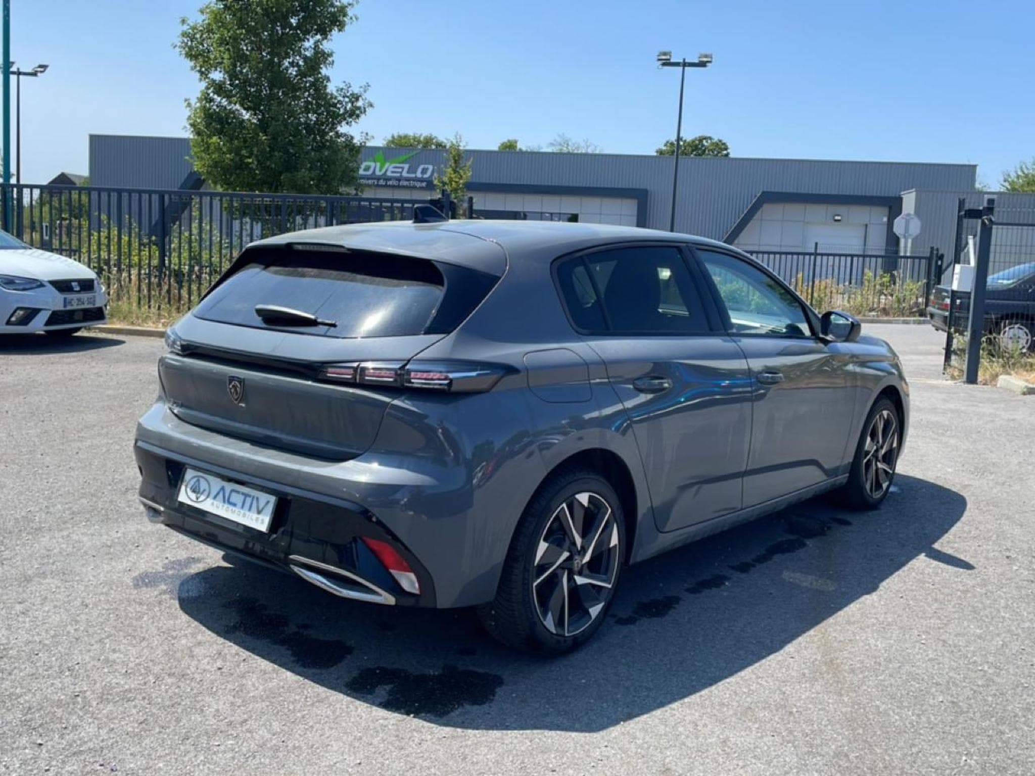 Peugeot 308 1.5 BLUEHDI 130 ALLURE EAT8 (2025) - Photo 5