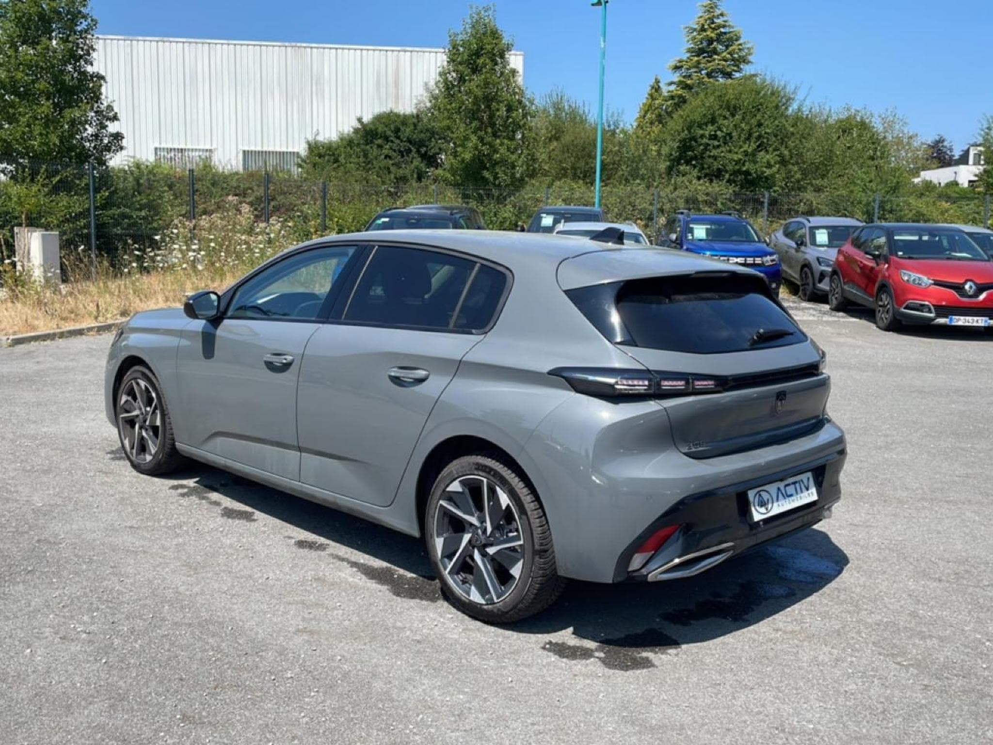 Peugeot 308 1.5 BLUEHDI 130 ALLURE EAT8 (2025) - Photo 7