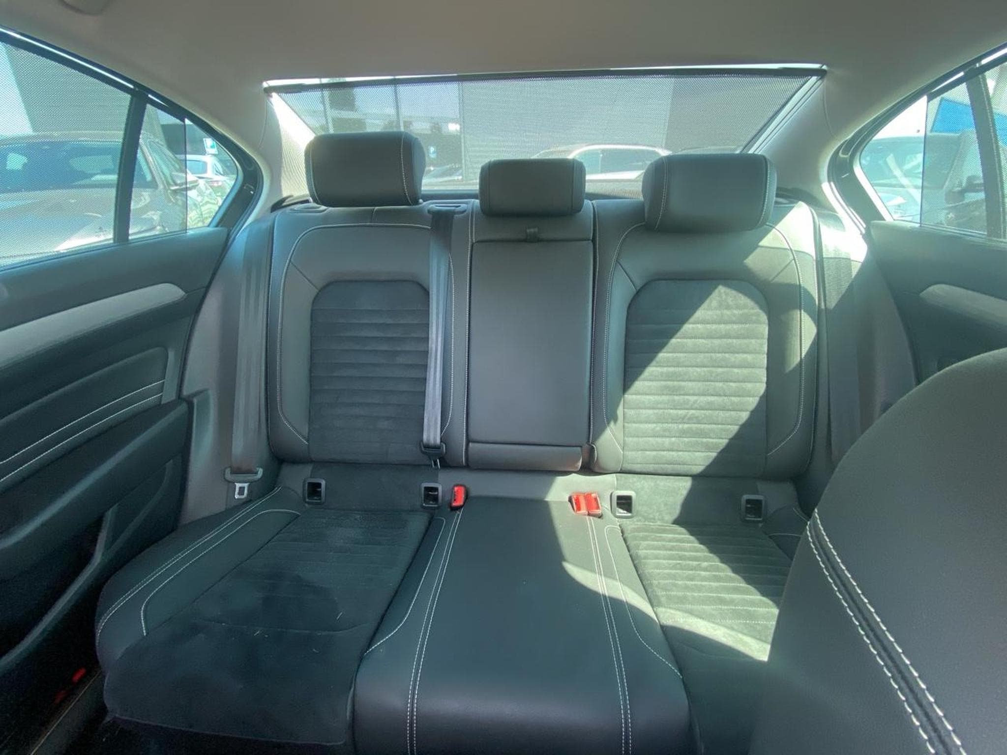VW PASSAT 1.4 TSI 218 HYBRIDE RECHARGEABLE GTE DSG6 (2020) - Foto 14
