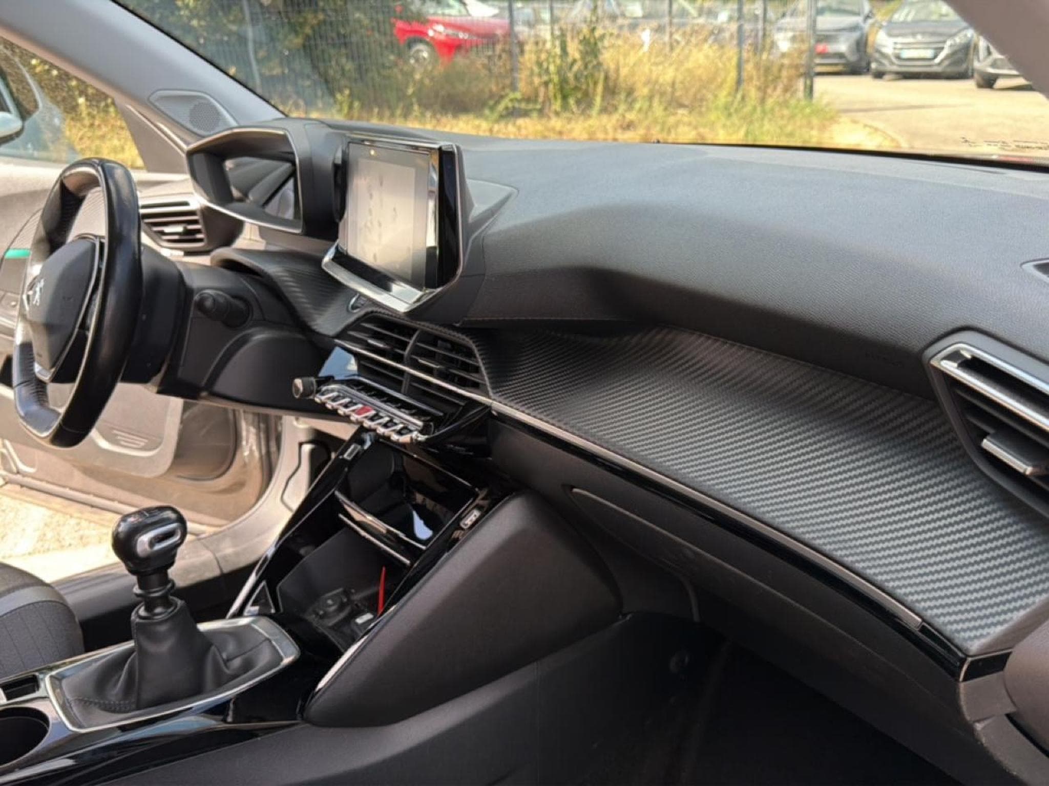 Peugeot 2008 1.5 BLUEHDI 110 S&S ALLURE PACK (2022) - Photo 18