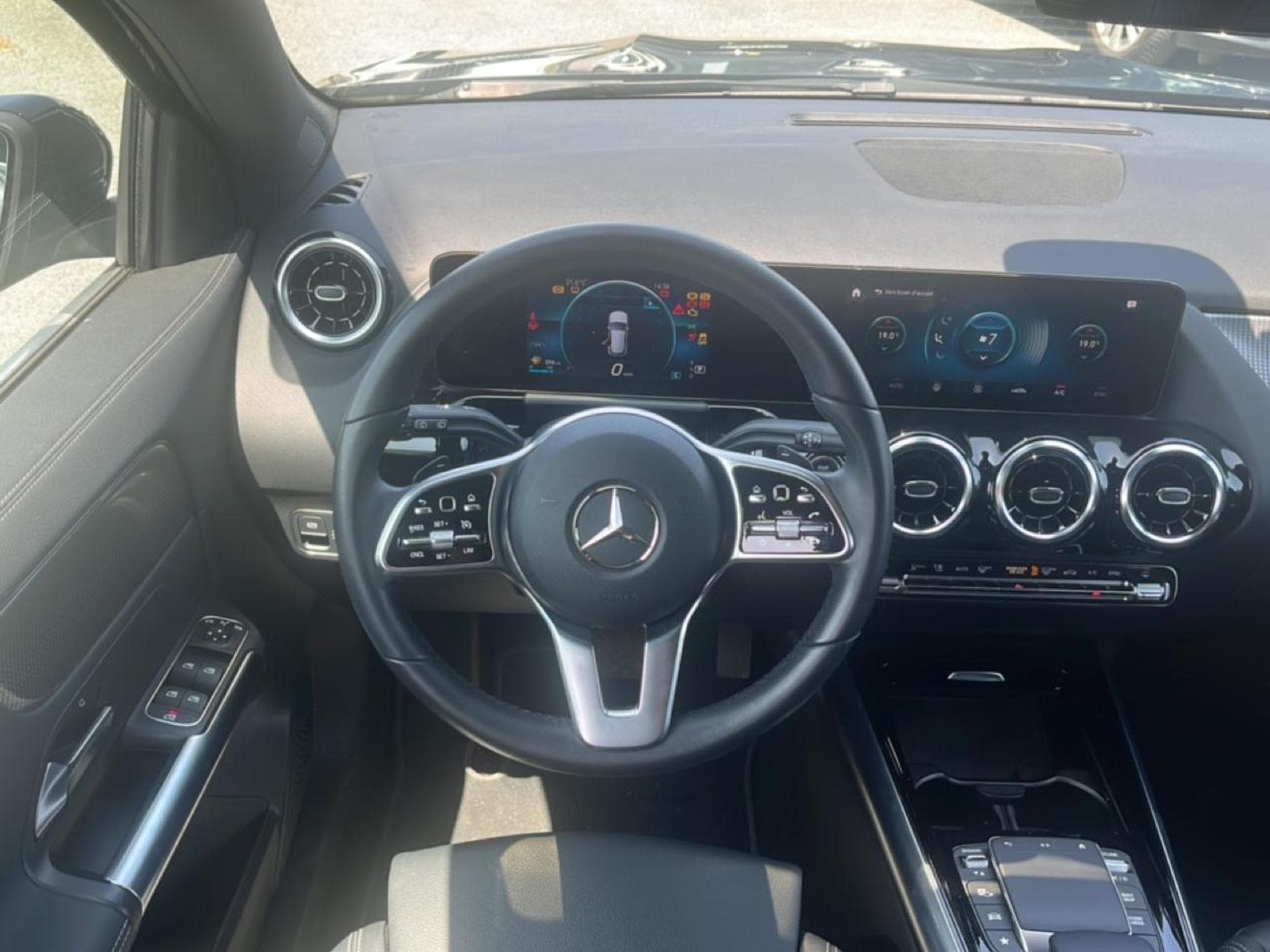 Mercedes GLA 2.0 200 163 BUSINESS LINE 7G-DCT (2022) - Photo 13