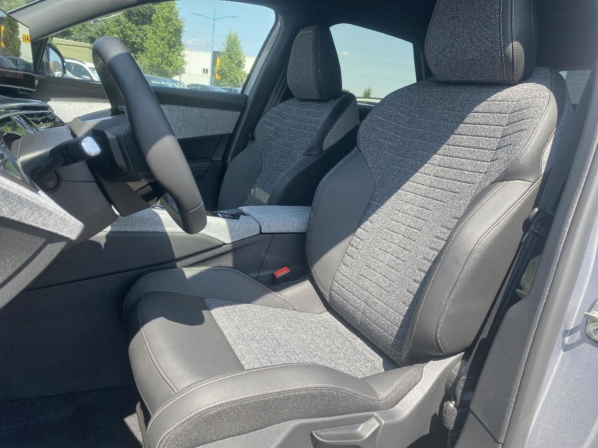 Peugeot 3008 1.2 HYBRID 145 ALLURE BUSINESS E-DCS6 (2025) - Photo 10