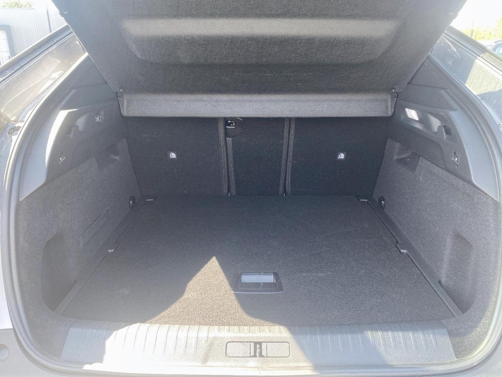 Peugeot 3008 1.2 HYBRID 145 ALLURE BUSINESS E-DCS6 (2025) - Photo 15