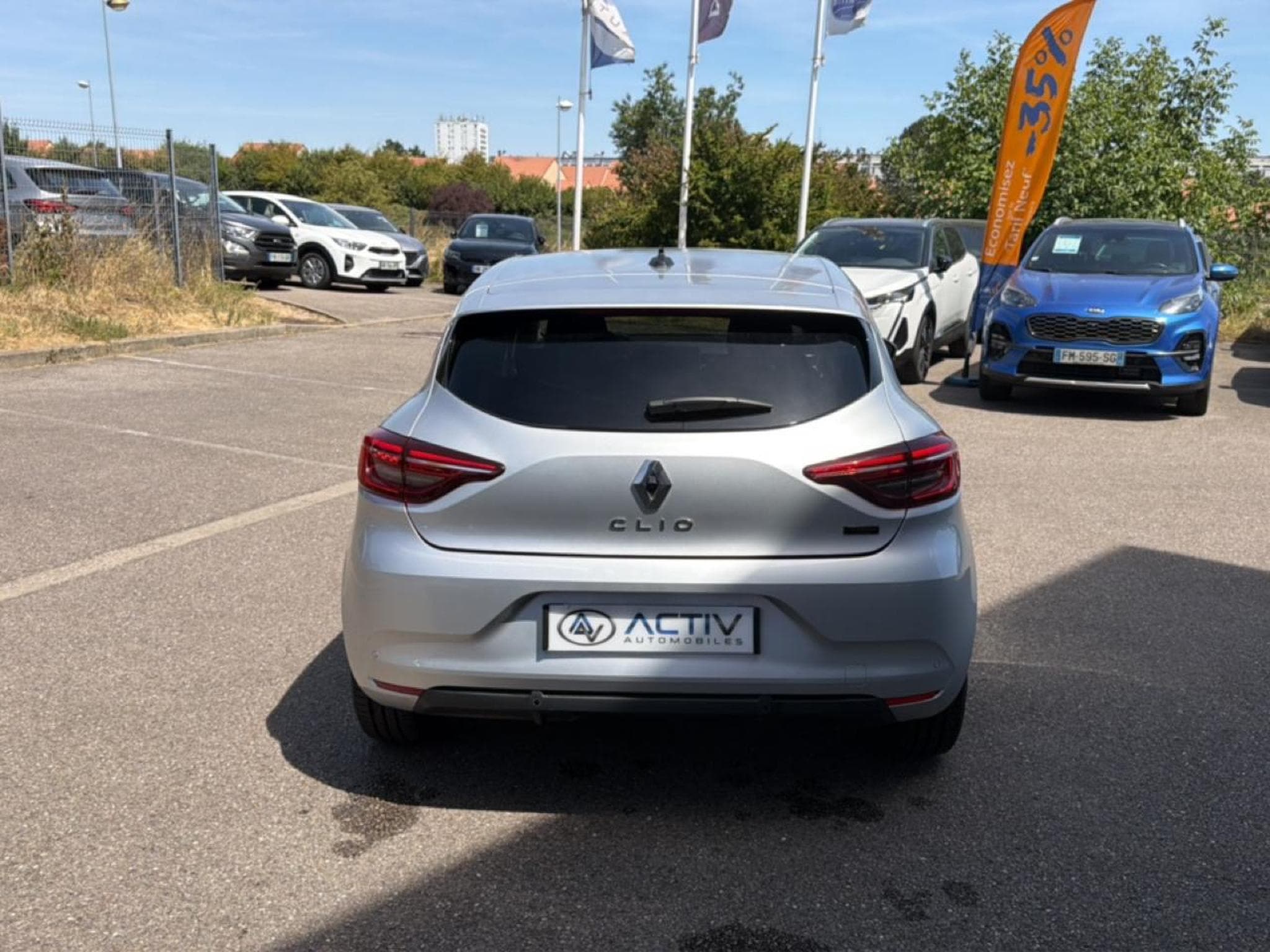 Renault Clio 1.6 E-TECH 145 FULL HYBRID EVOLUTION (2023) - Photo 6