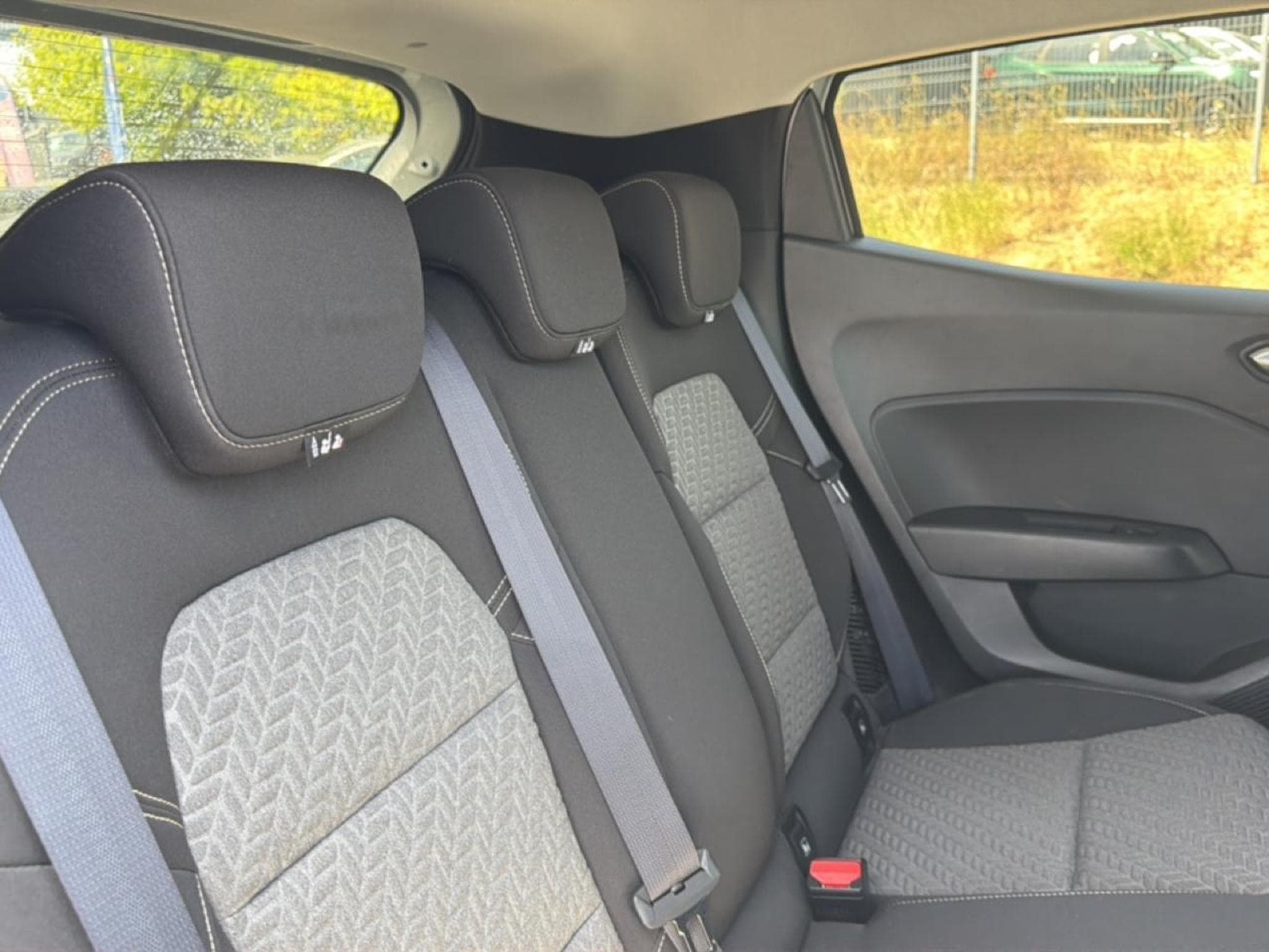 Renault Clio 1.6 E-TECH 145 FULL HYBRID EVOLUTION (2023) - Photo 13