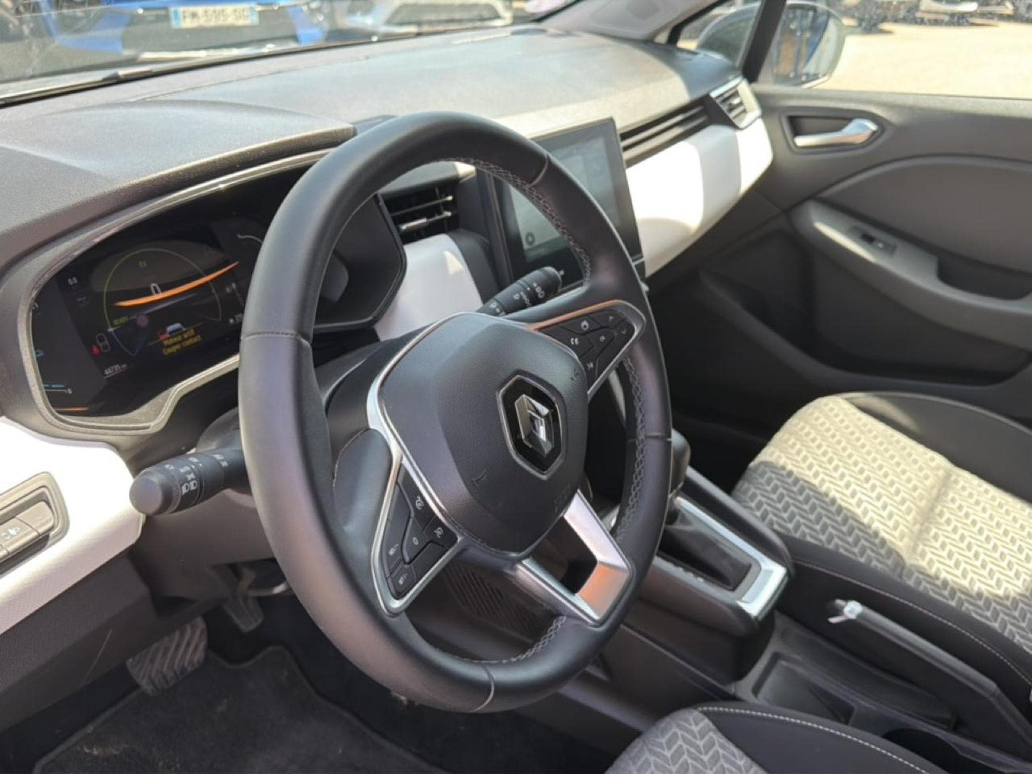 Renault Clio 1.6 E-TECH 145 FULL HYBRID EVOLUTION (2023) - Photo 12