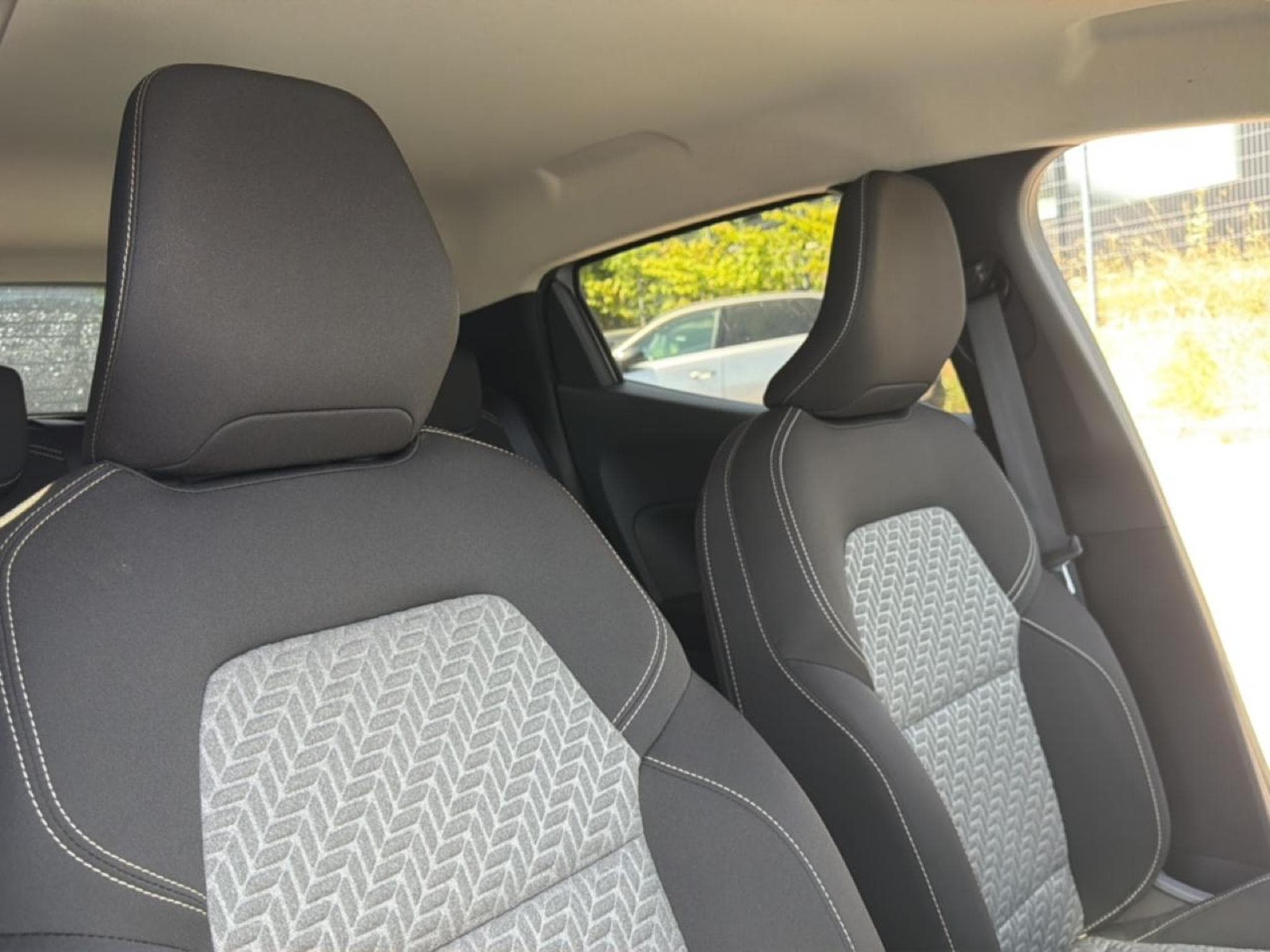 Renault Clio 1.6 E-TECH 145 FULL HYBRID EVOLUTION (2023) - Photo 14