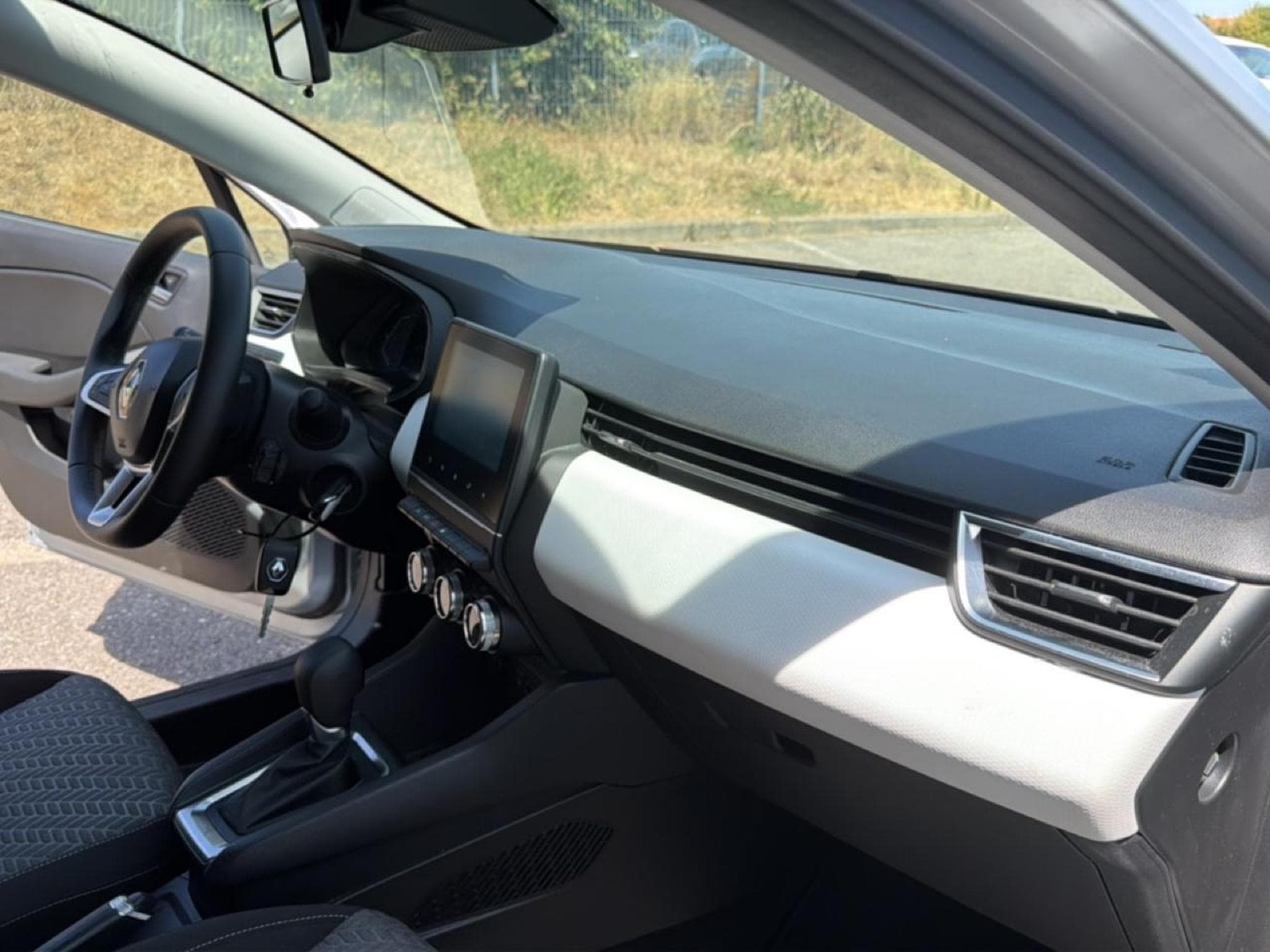 Renault Clio 1.6 E-TECH 145 FULL HYBRID EVOLUTION (2023) - Photo 15