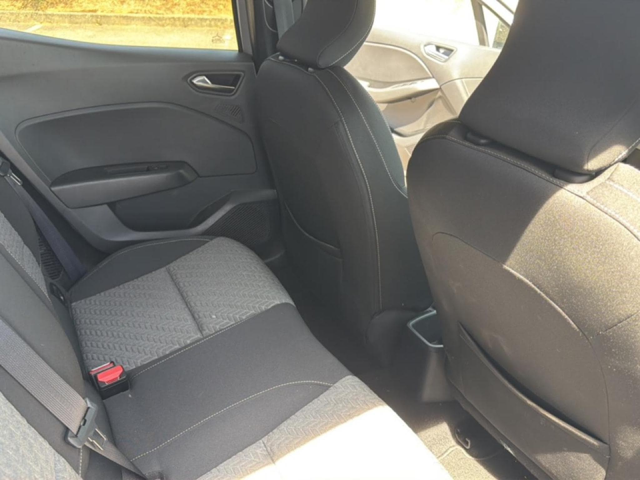 Renault Clio 1.6 E-TECH 145 FULL HYBRID EVOLUTION (2023) - Photo 18