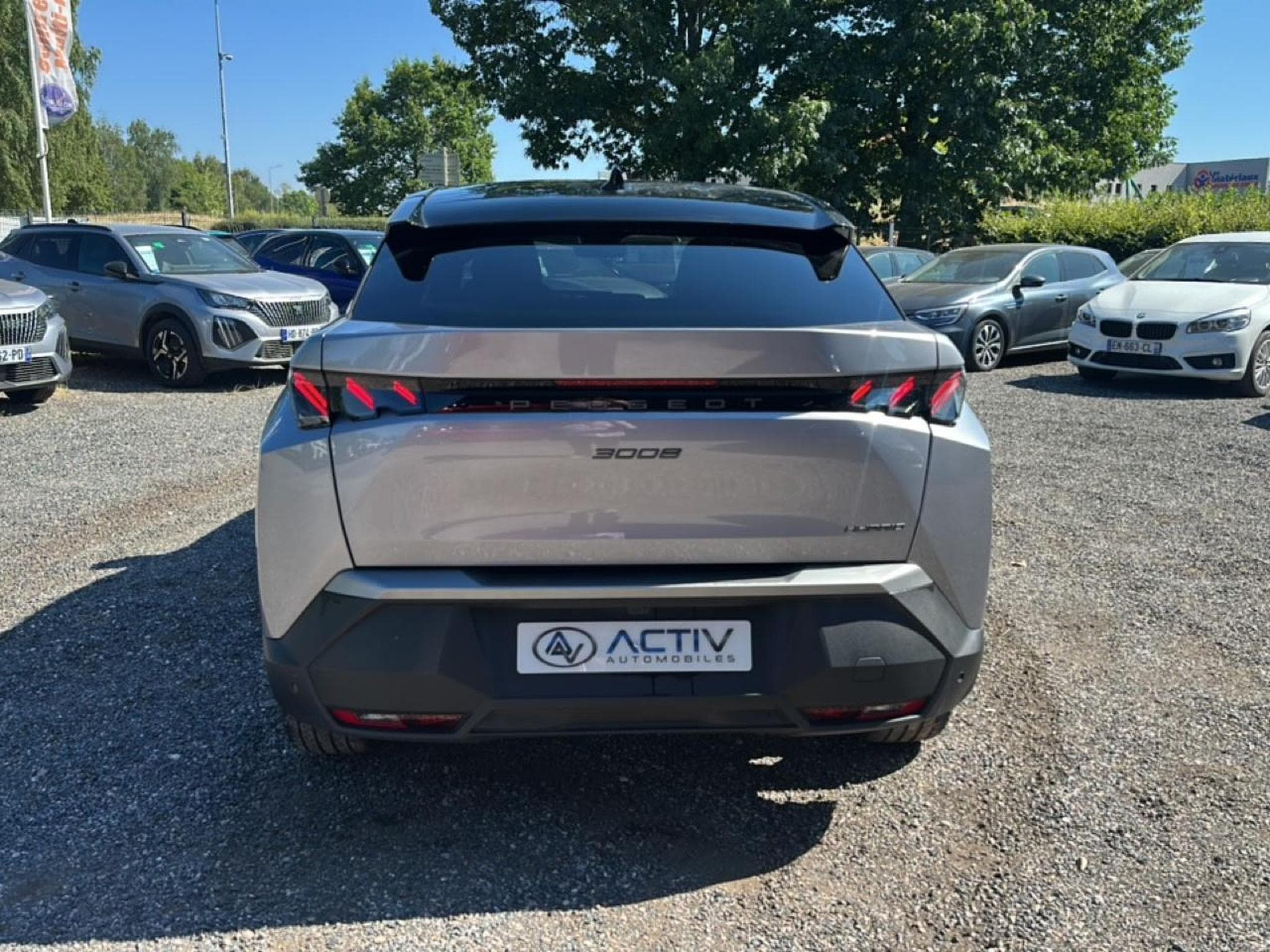 Peugeot 3008 1.2 HYBRID 145 GT E-DCS6 (2025) - Photo 6