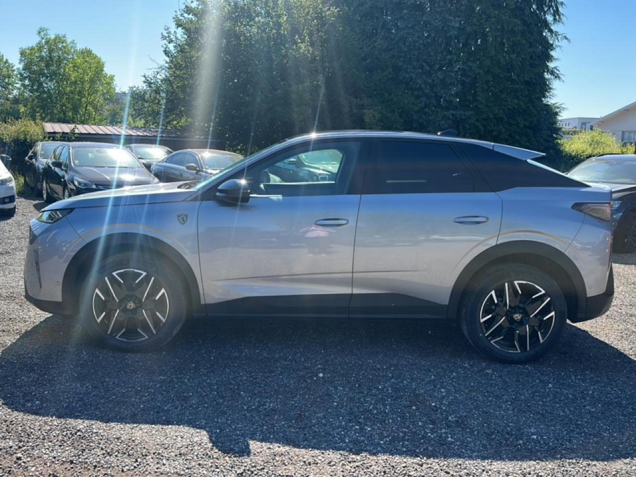 Peugeot 3008 1.2 HYBRID 145 GT E-DCS6 (2025) - Photo 8
