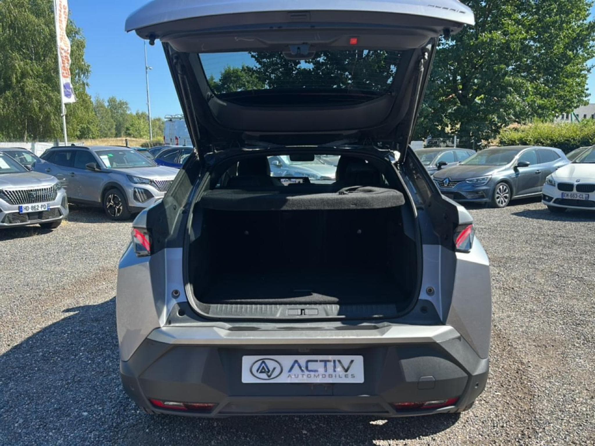 Peugeot 3008 1.2 HYBRID 145 GT E-DCS6 (2025) - Photo 10